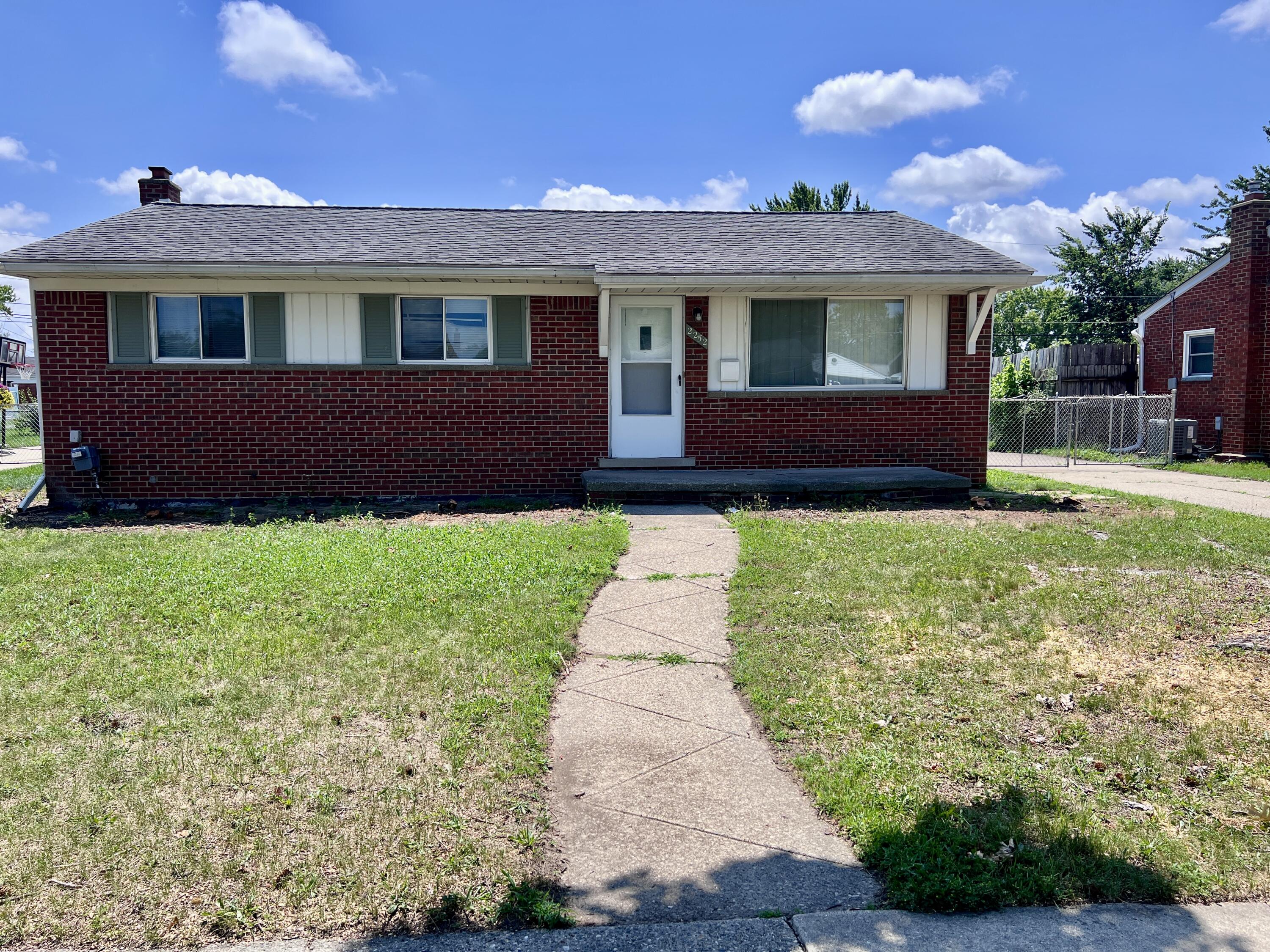 2252 Winston Drive Property Photo 1