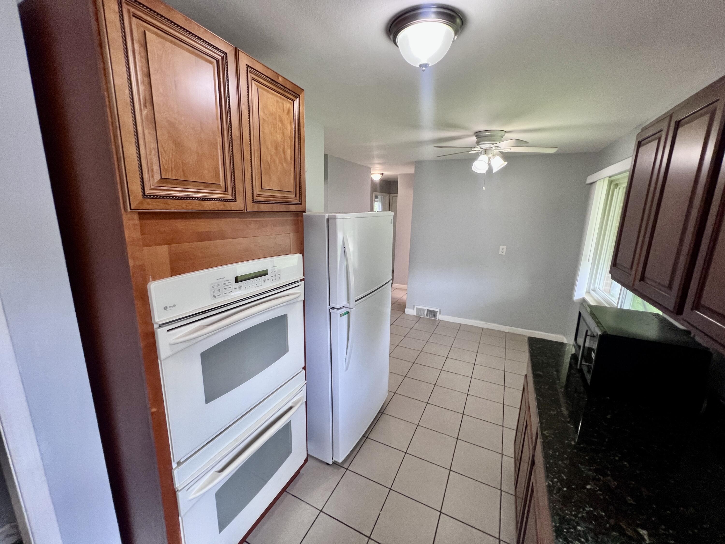 2252 Winston Drive Property Photo 9