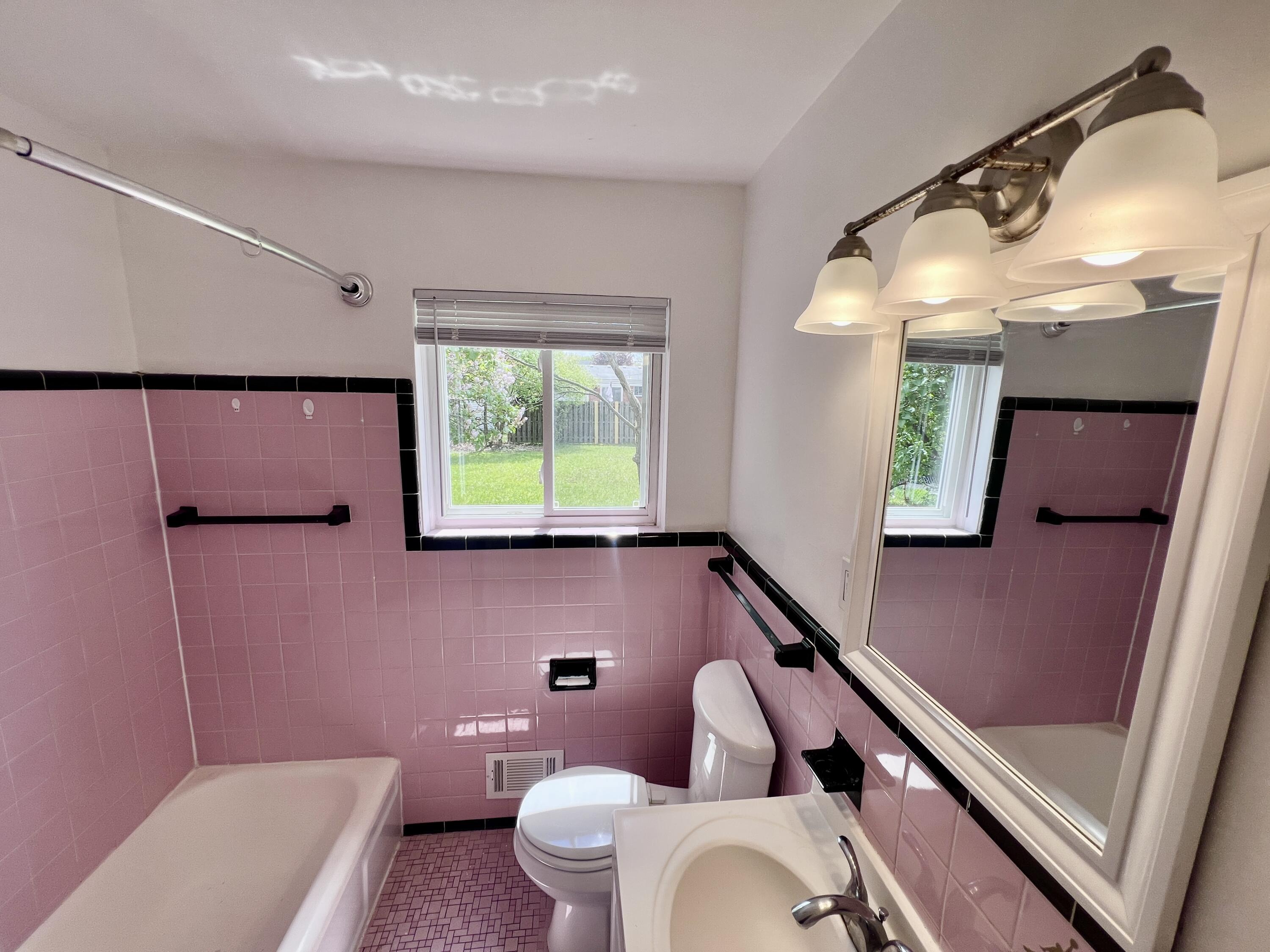 2252 Winston Drive Property Photo 16