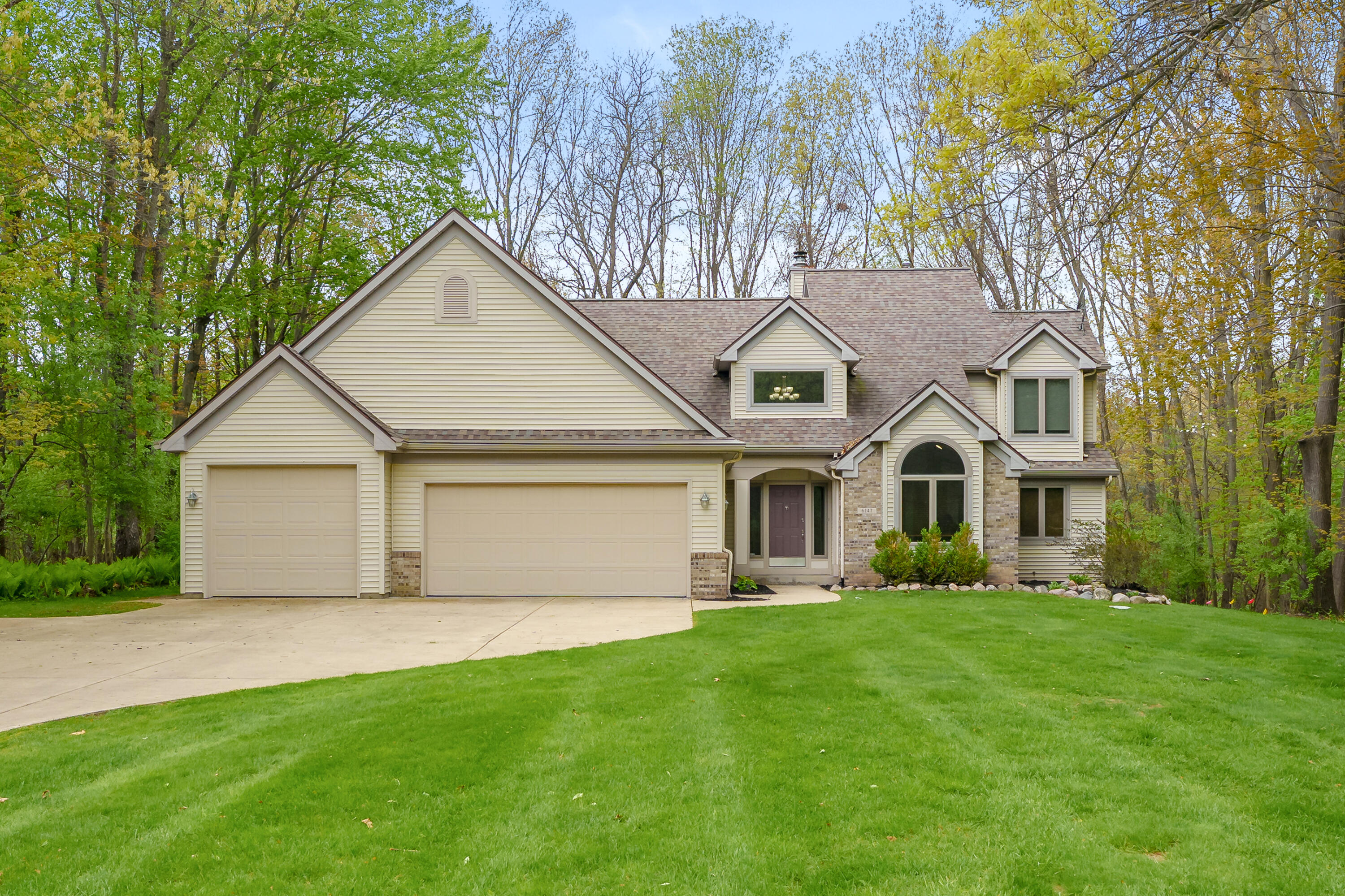 6147 Autumn Ridge