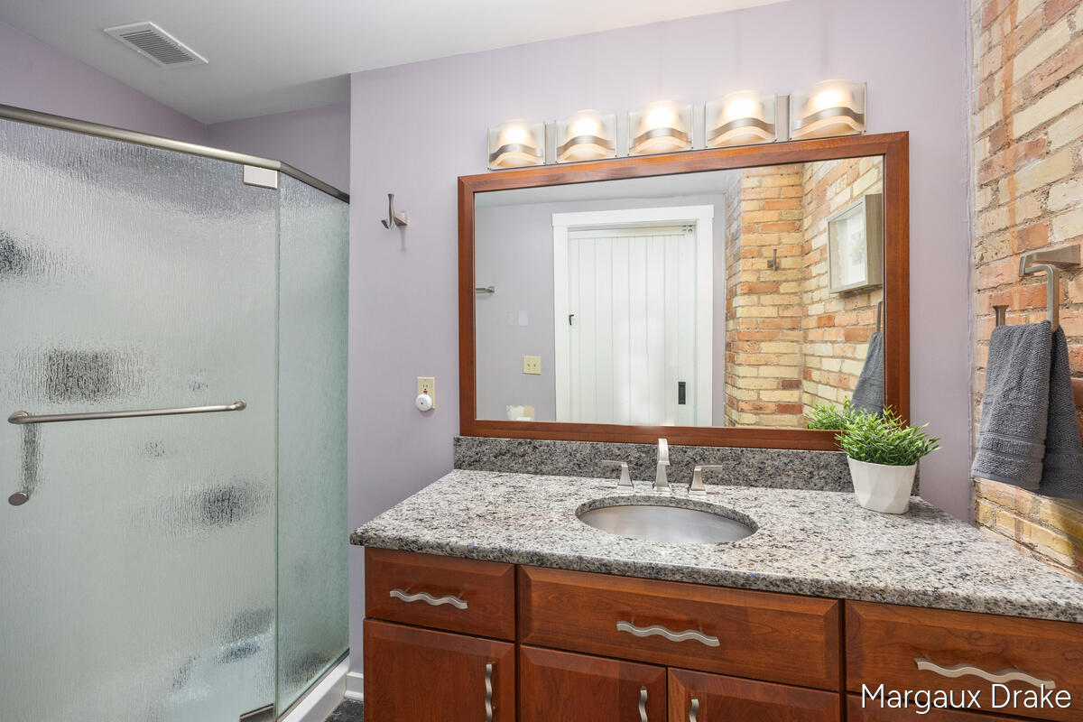 940 Monroe Avenue Nw 552 Property Photo 16