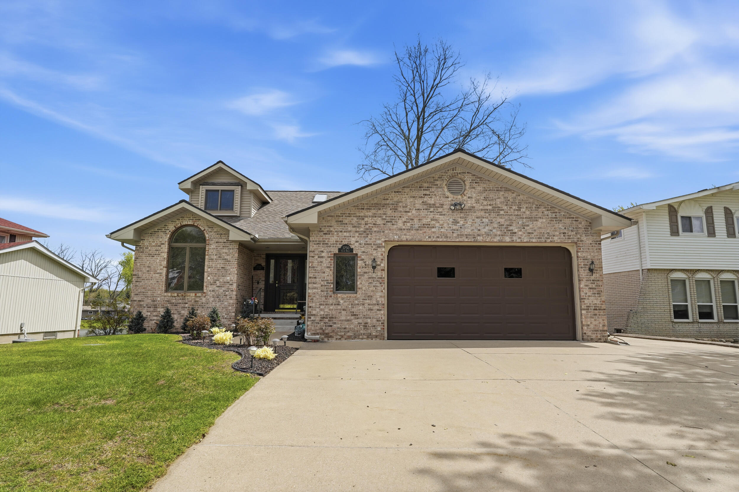 3750 Loch Drive Property Photo 1