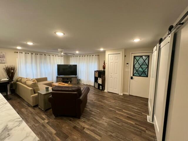 7181 E Beach Drive Property Photo 11