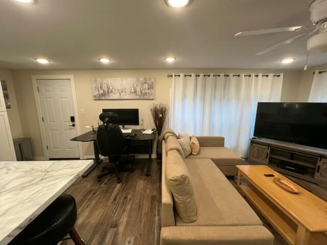 7181 E Beach Drive Property Photo 12