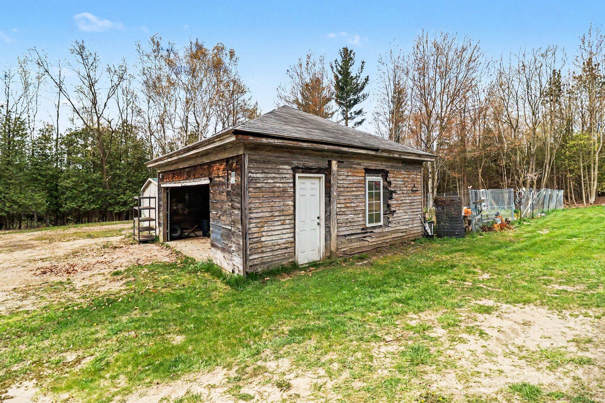 3625 W County Line Road W Property Photo 29