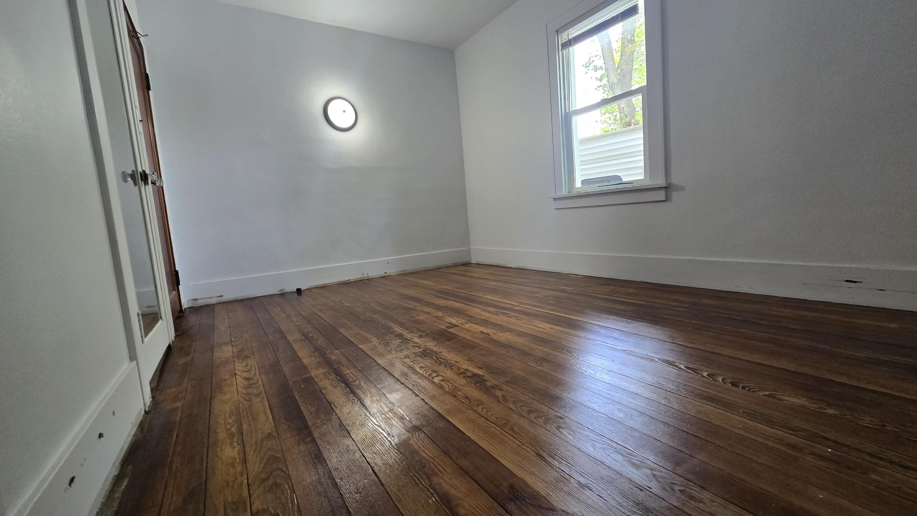 215 E Jane Street Property Photo 22