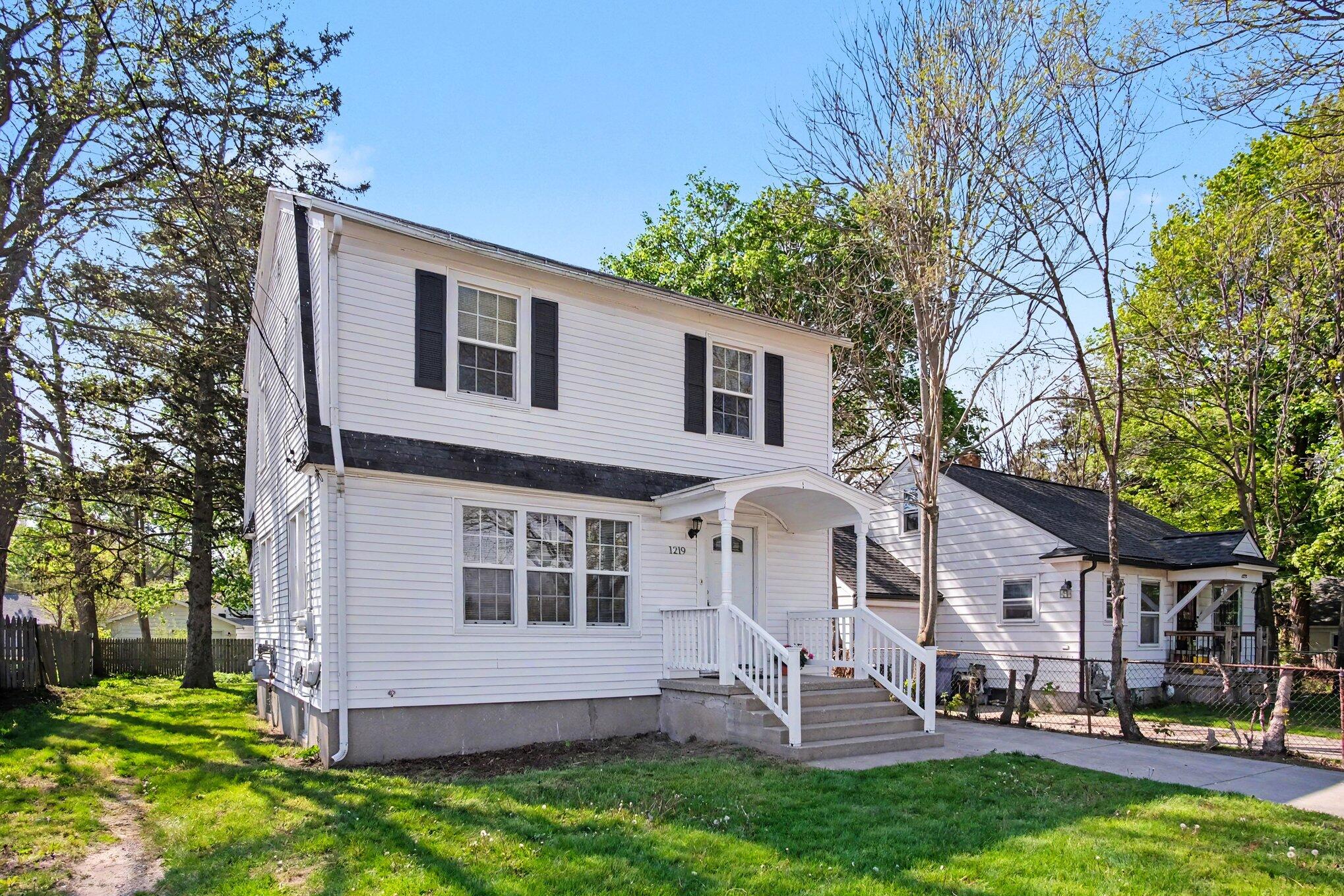 1219 Ball Avenue Ne Property Photo 1