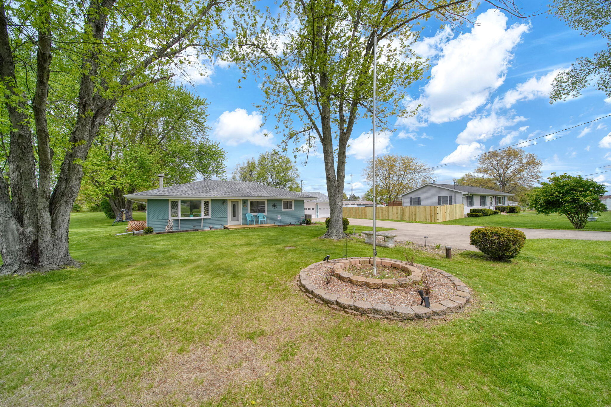 5030 E Berry Road Property Photo 2