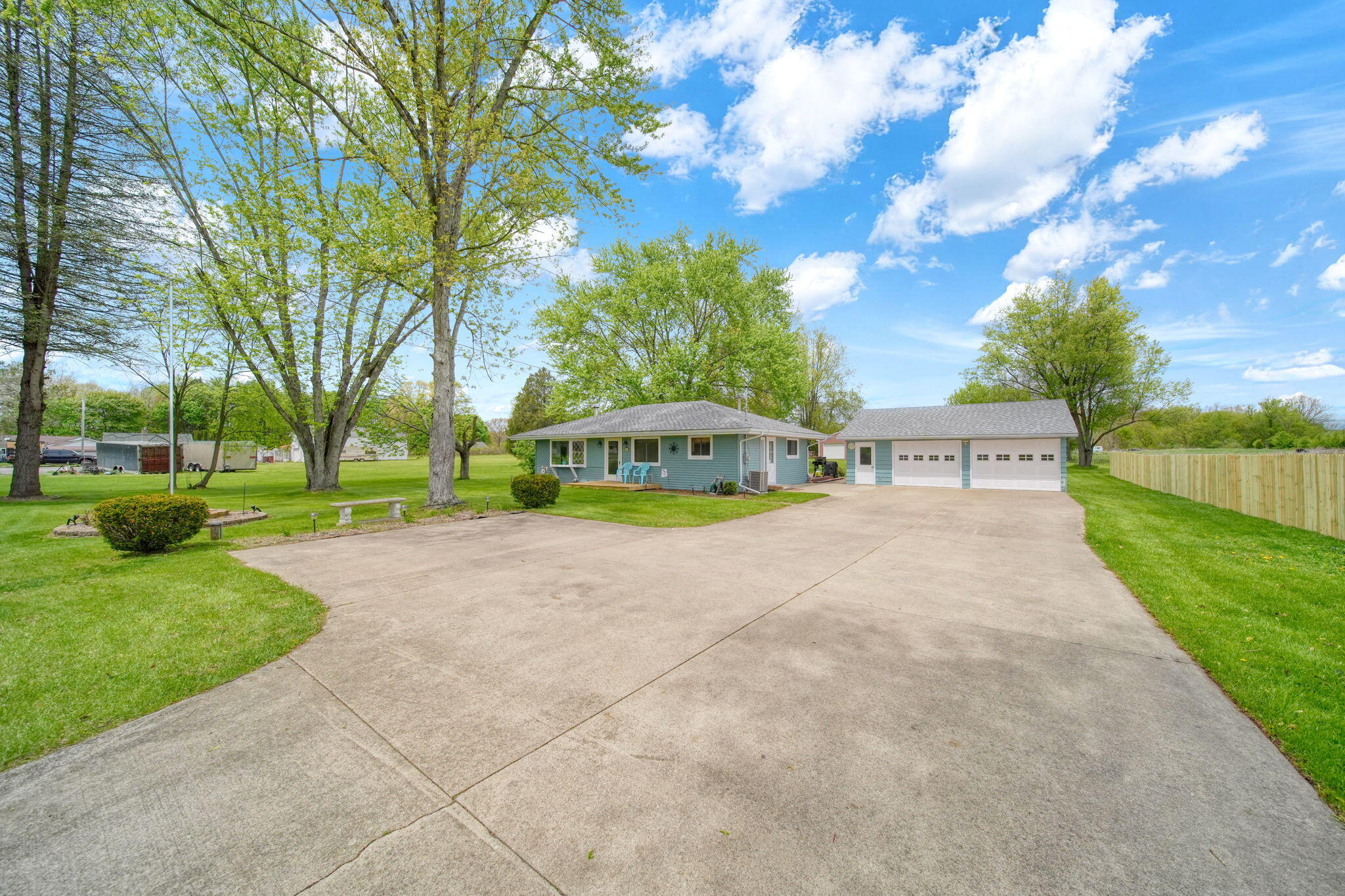 5030 E Berry Road Property Photo 3
