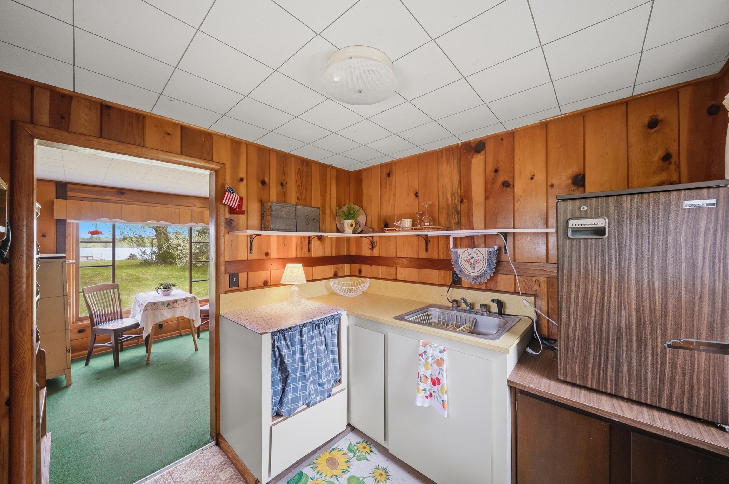 1196 Lakeview Drive Property Photo 6
