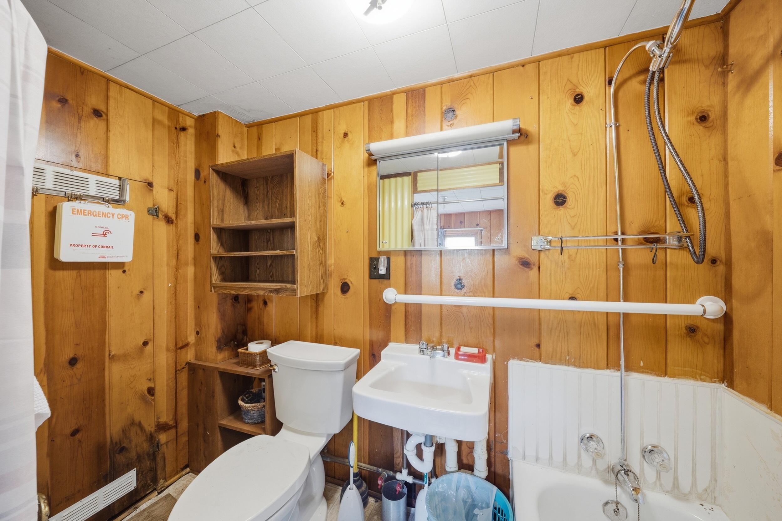 1196 Lakeview Drive Property Photo 11