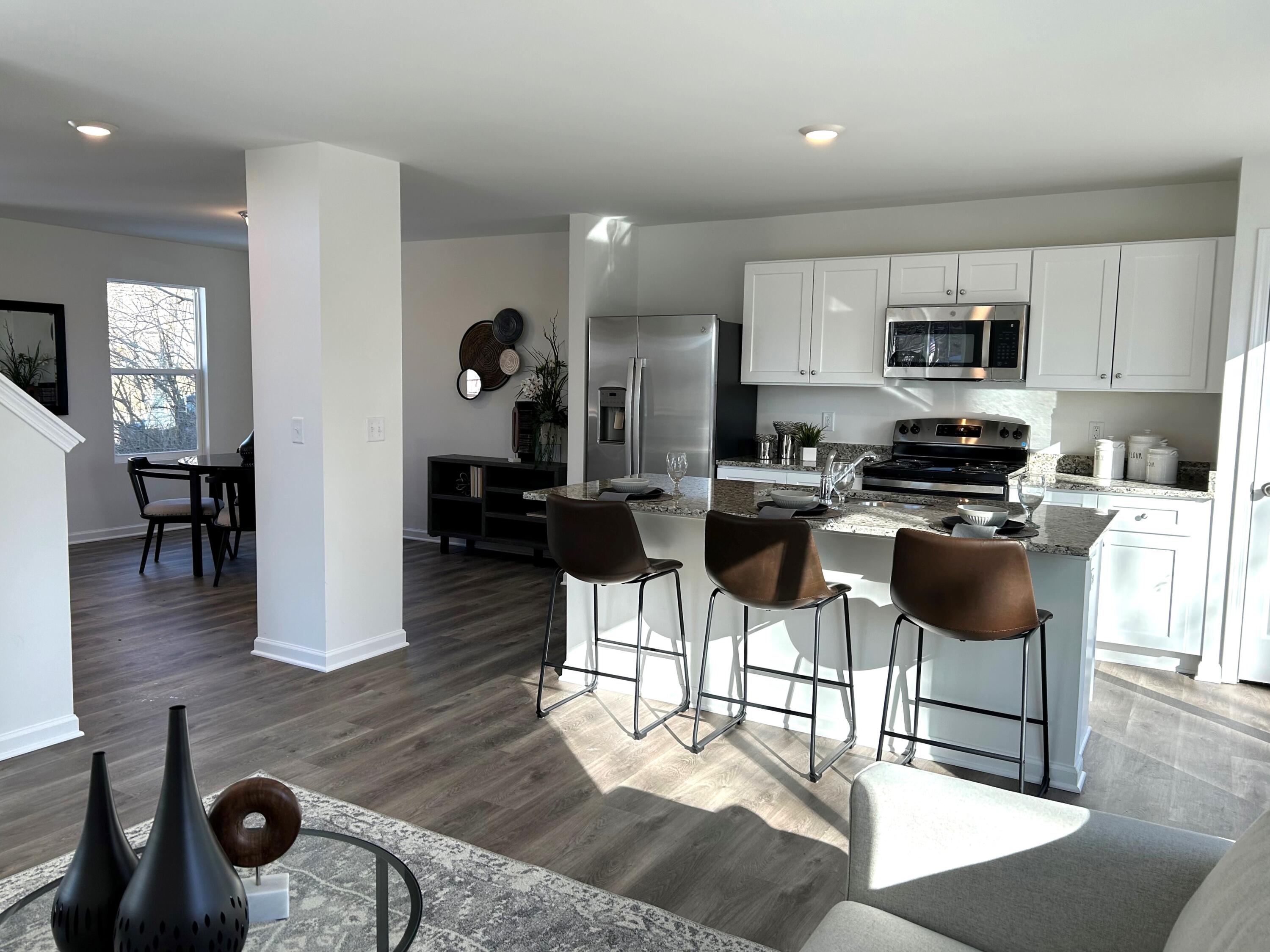 709 Lansing Avenue Property Photo 3