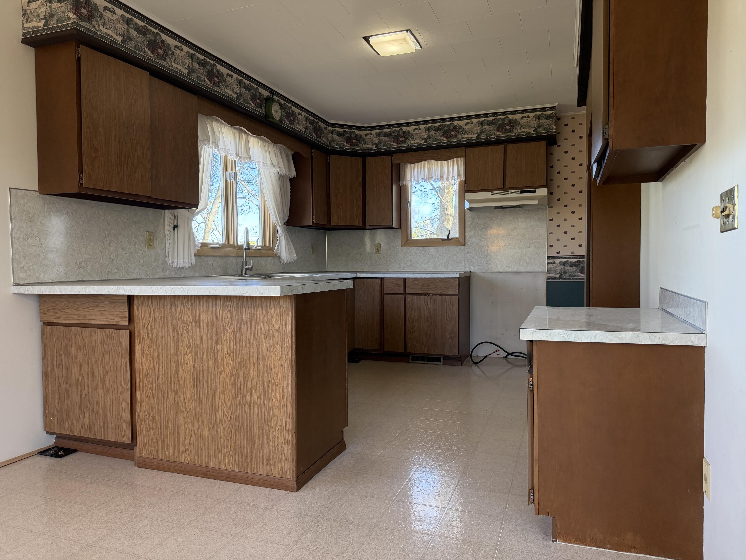 2290 E Warren Road Property Photo 4