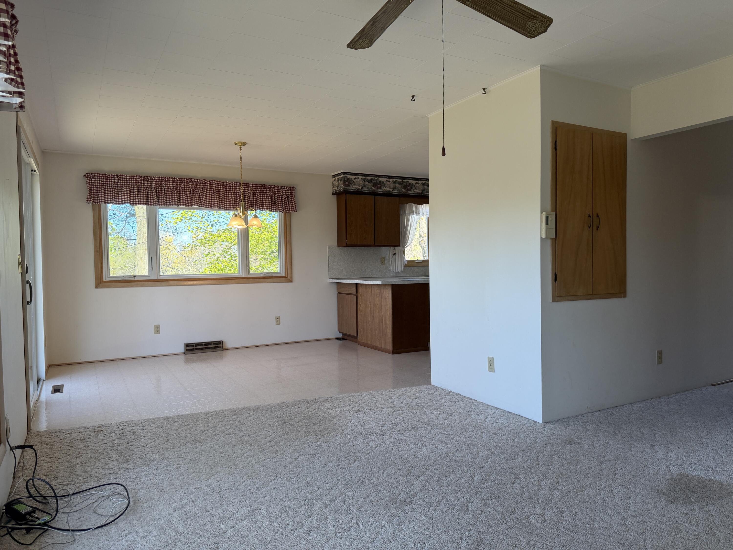 2290 E Warren Road Property Photo 5