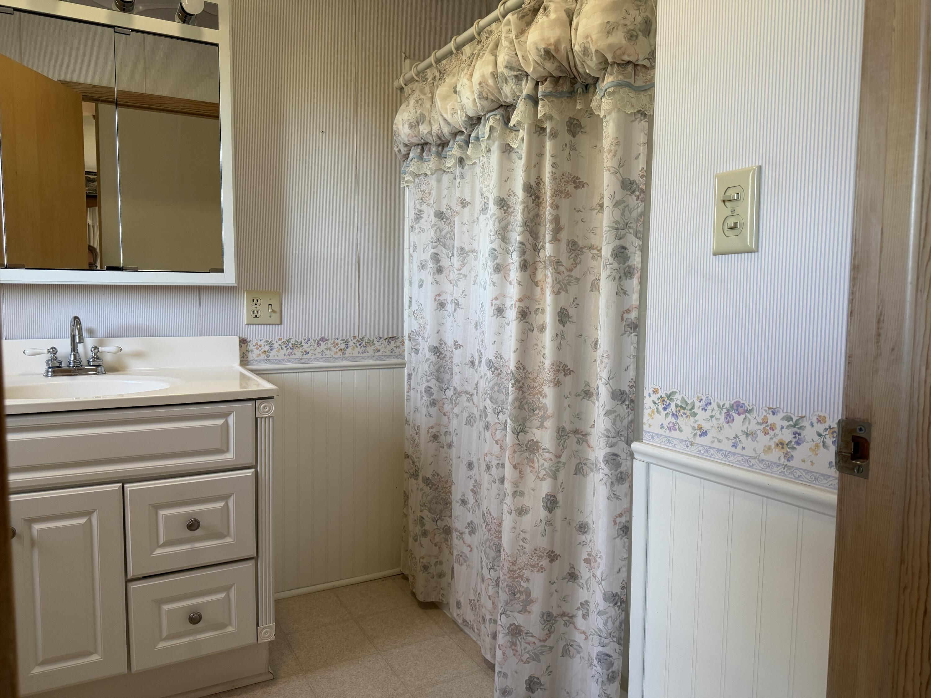 2290 E Warren Road Property Photo 8