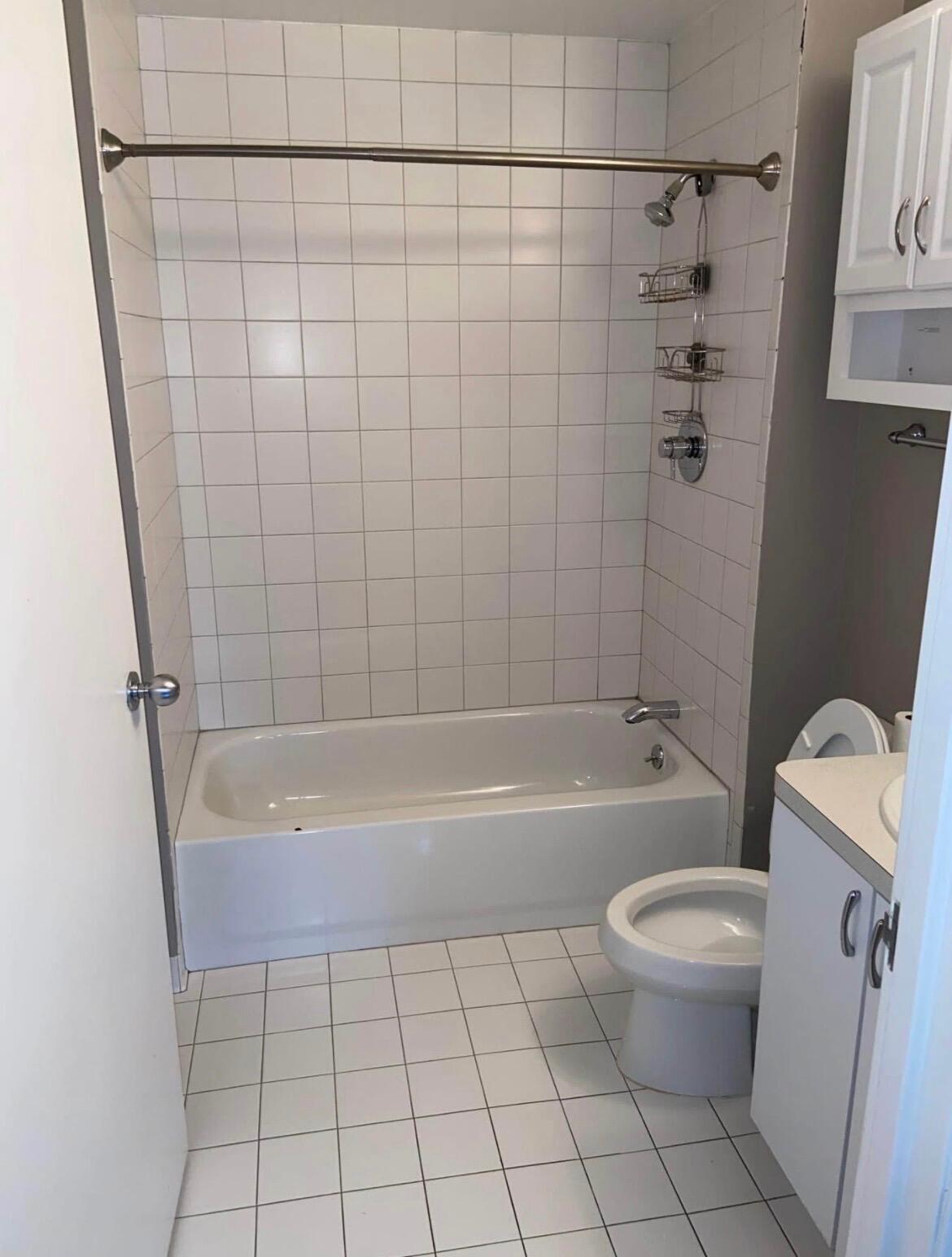 6533 E Jefferson Avenue Ll06 Property Photo 5