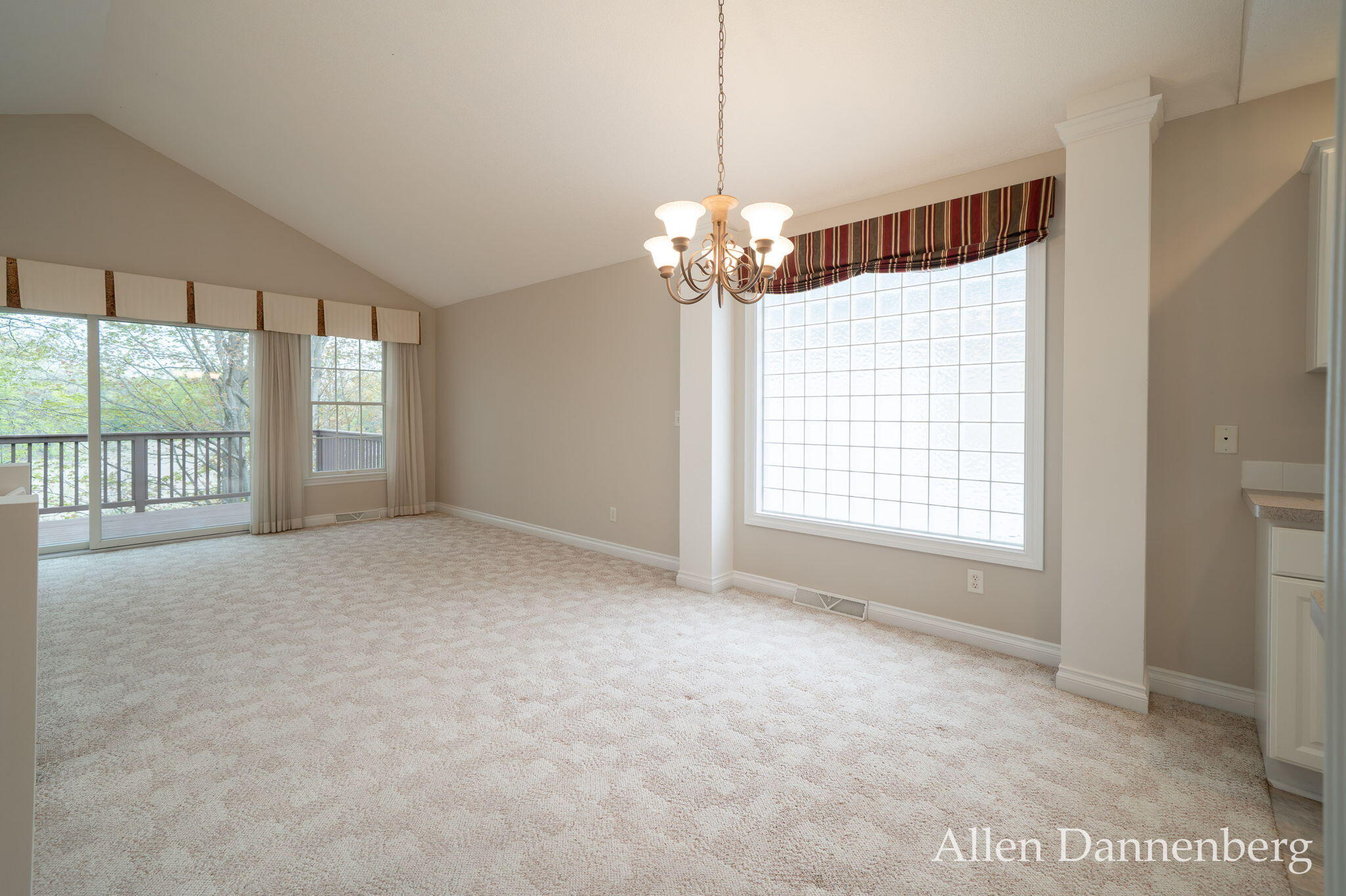845 Bluff Creek Drive Property Photo 11