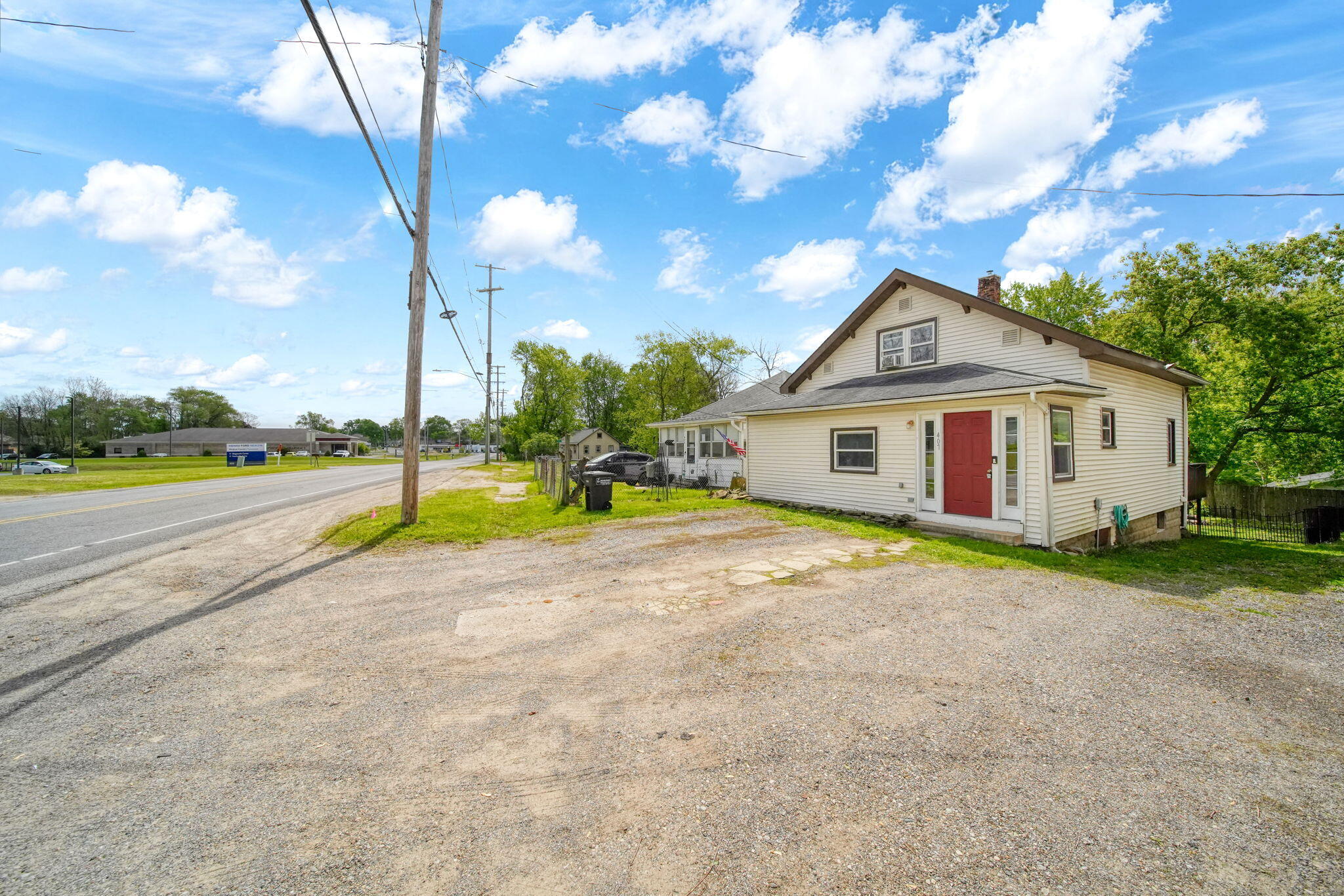 407 Hinckley Boulevard Property Photo 2