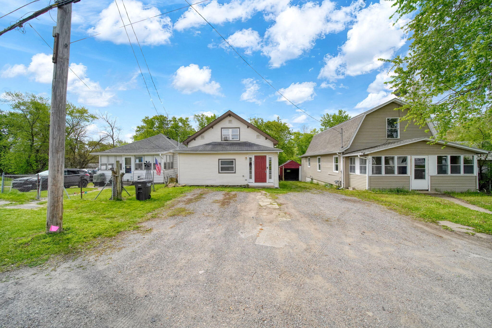 407 Hinckley Boulevard Property Photo 3