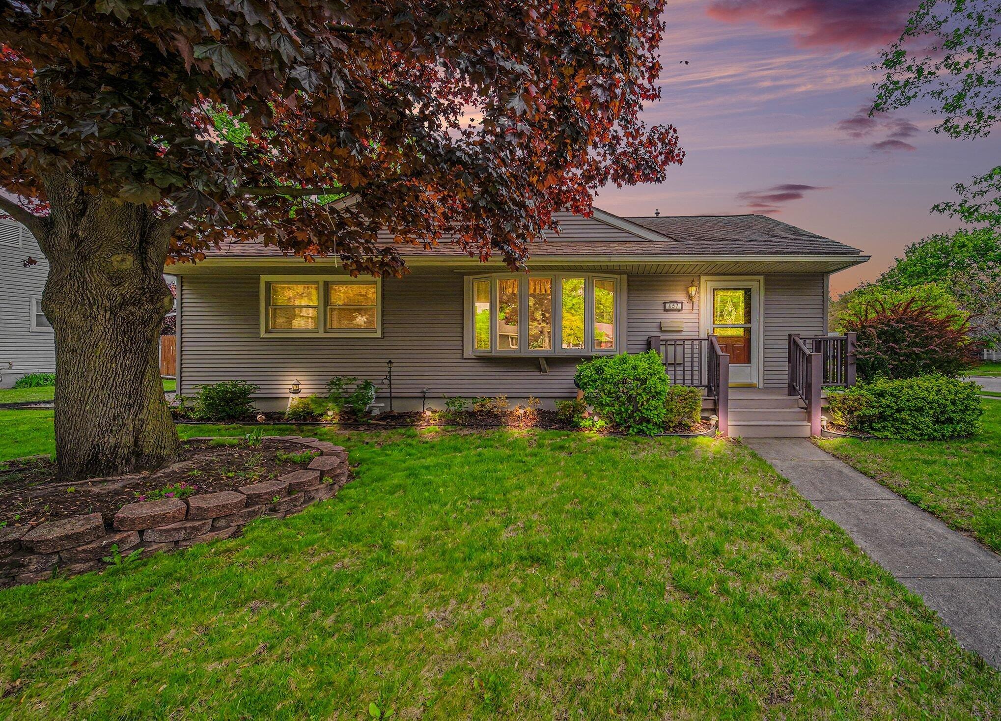 457 Everett Street Property Photo 1