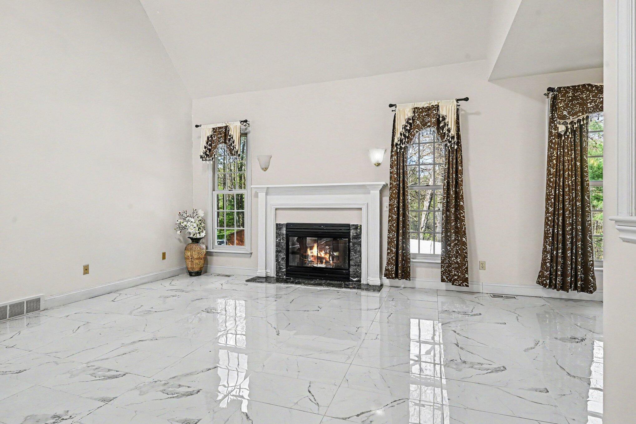 4696 Forest Creek Drive Property Photo 4