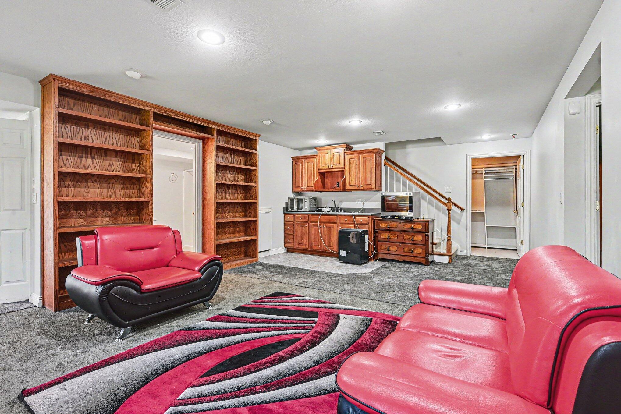 4696 Forest Creek Drive Property Photo 10