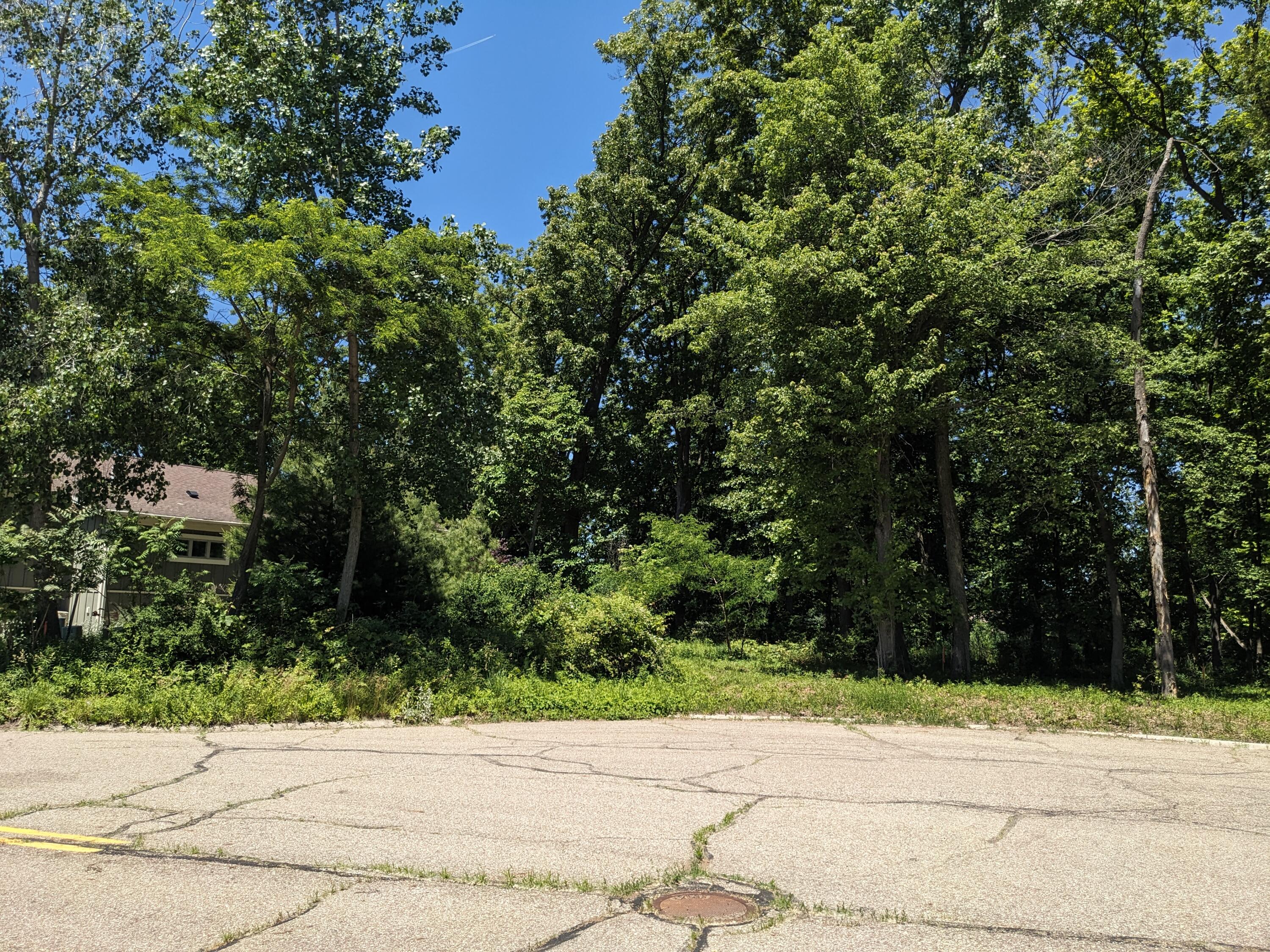 816 & 820 E Indiana Circle Property Photo 8