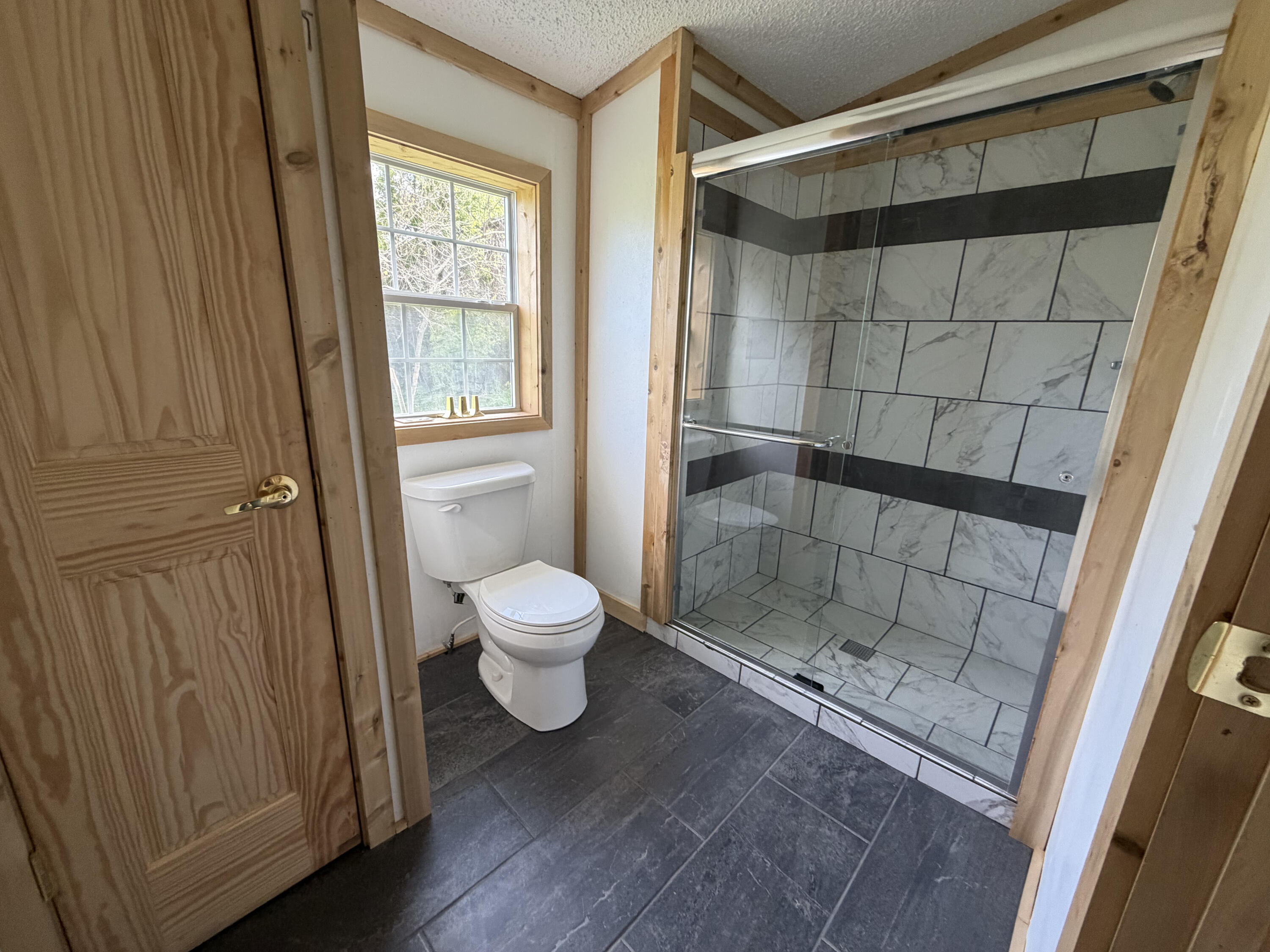 1040 Main Drive Property Photo 9