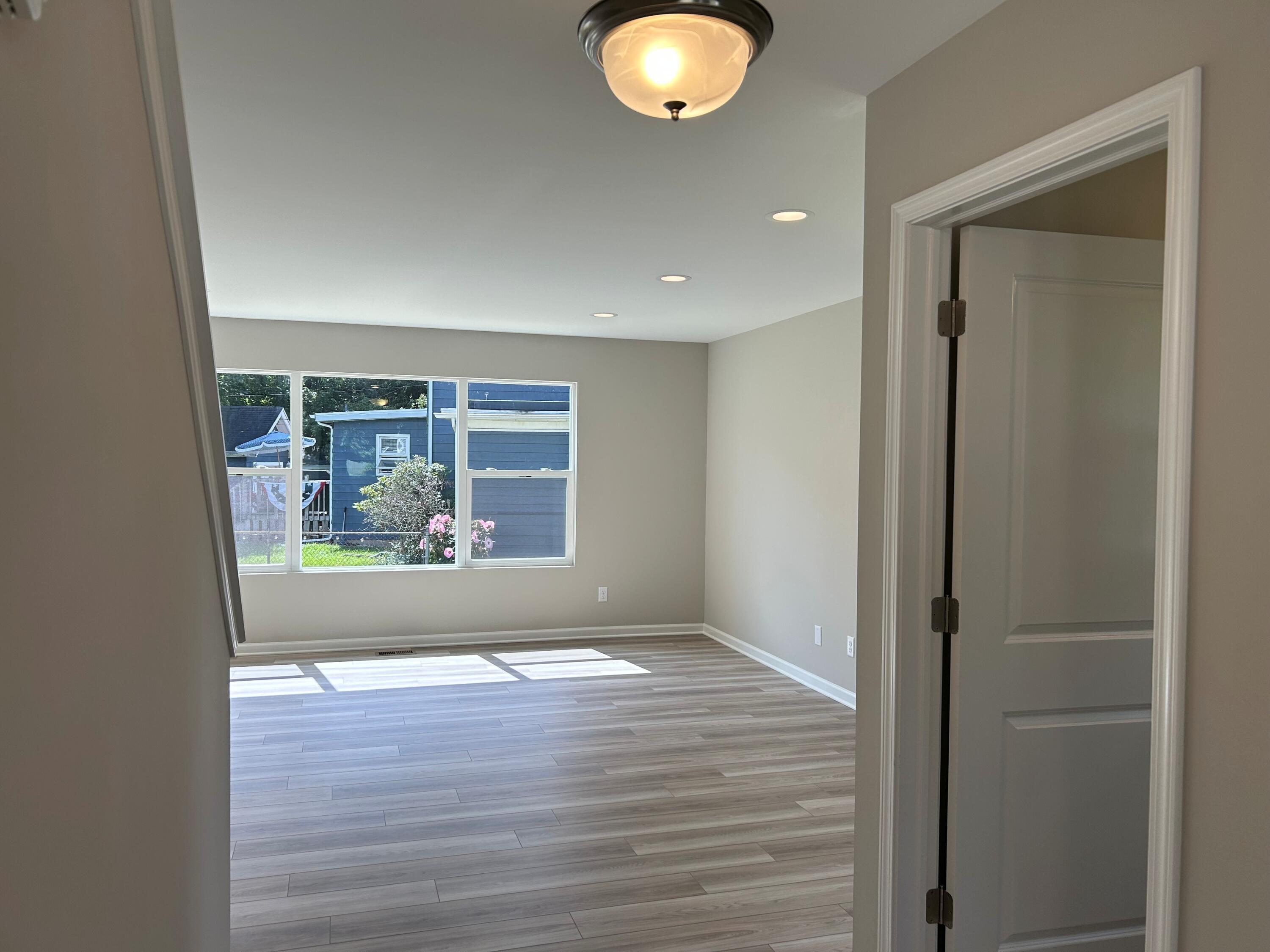 111 E Princess Drive Property Photo 3