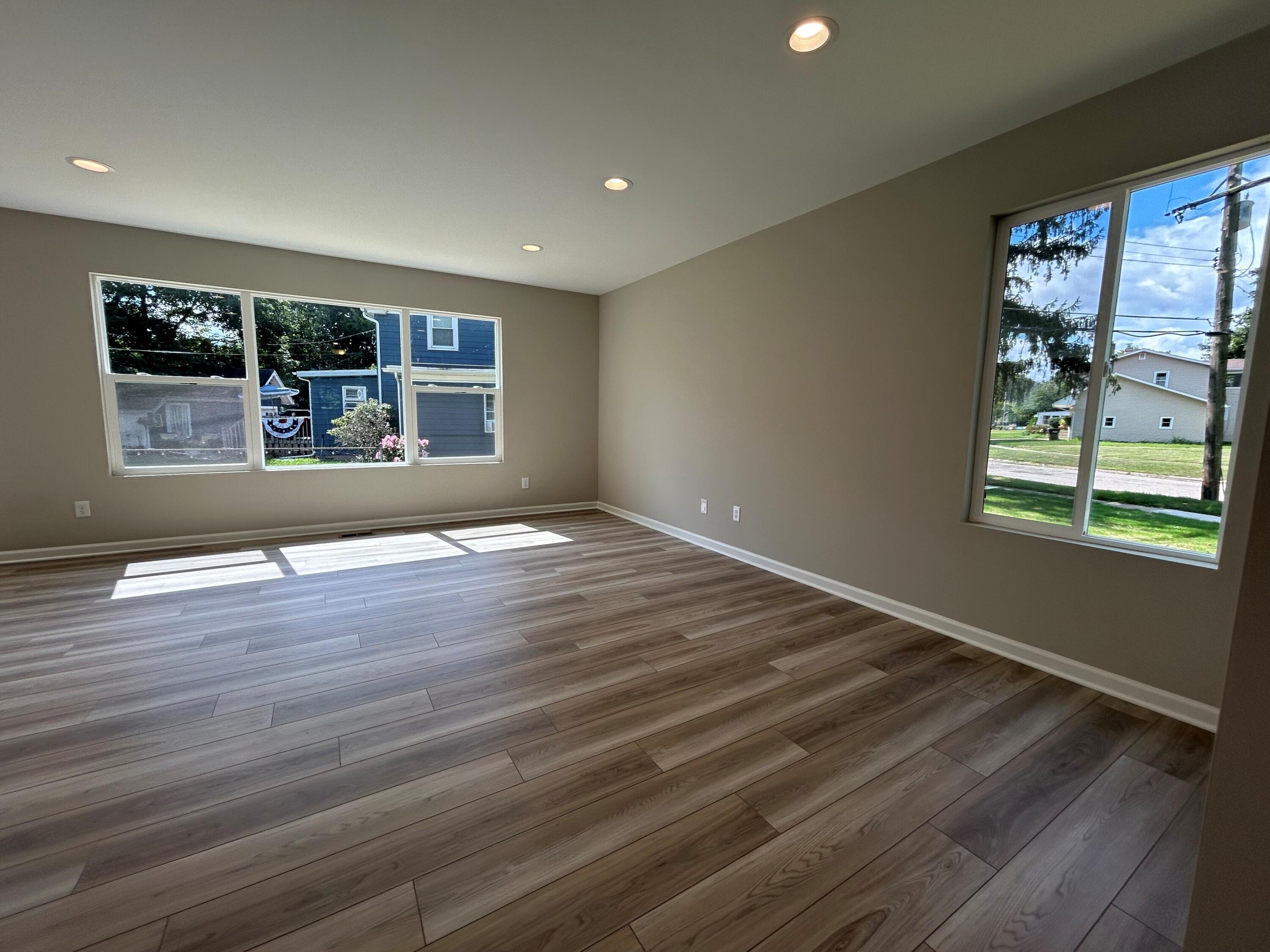 111 E Princess Drive Property Photo 7
