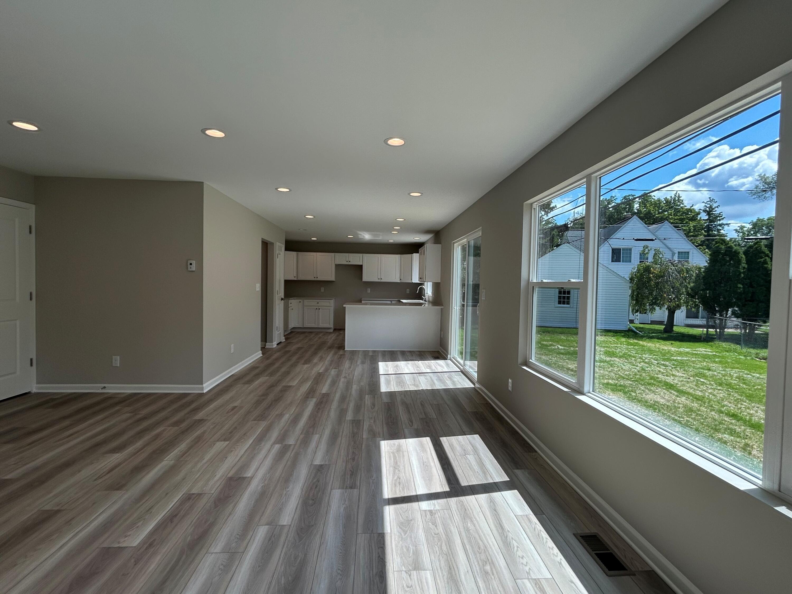 111 E Princess Drive Property Photo 9