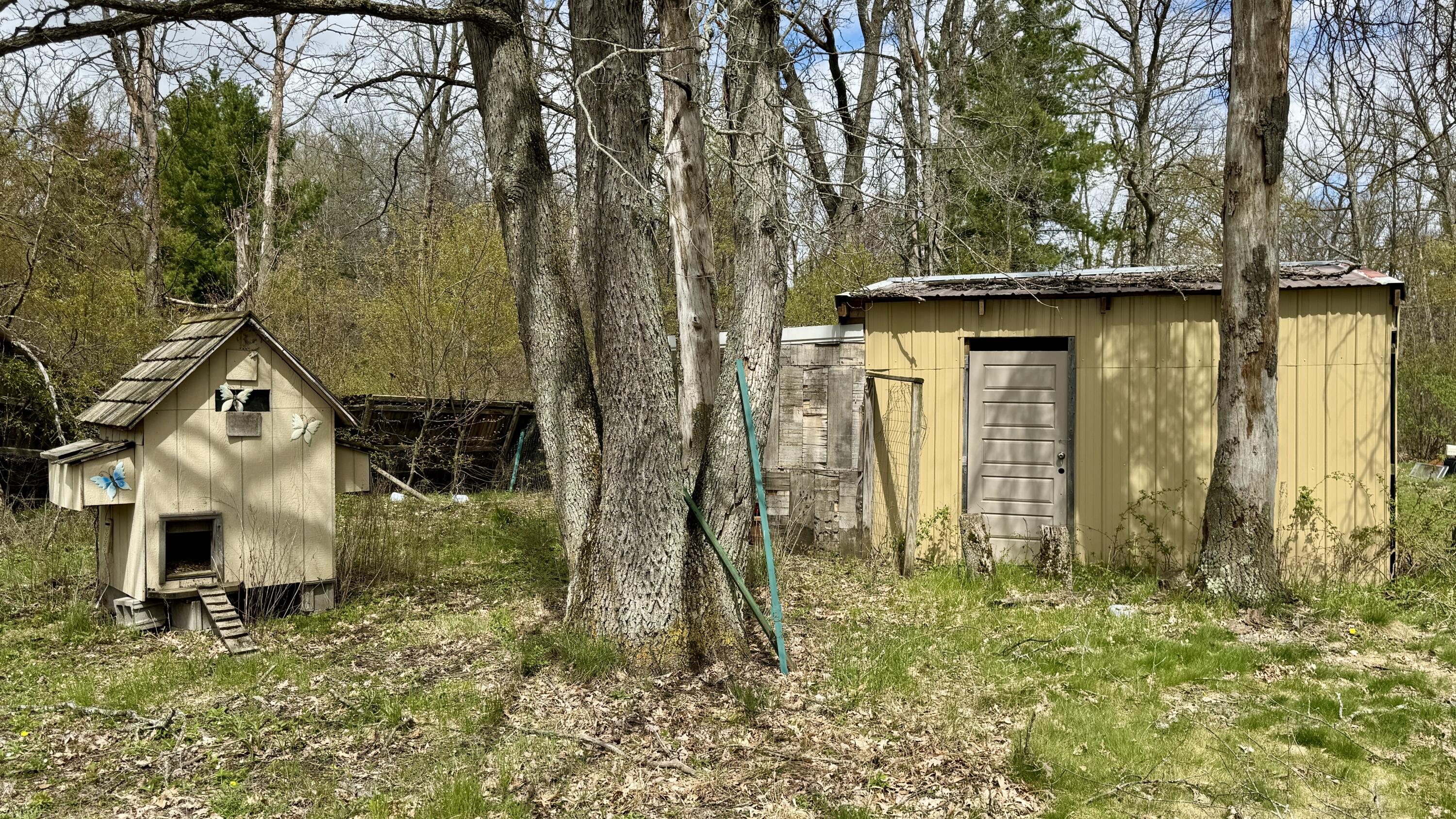 1496 17 Mile Road Property Photo 20