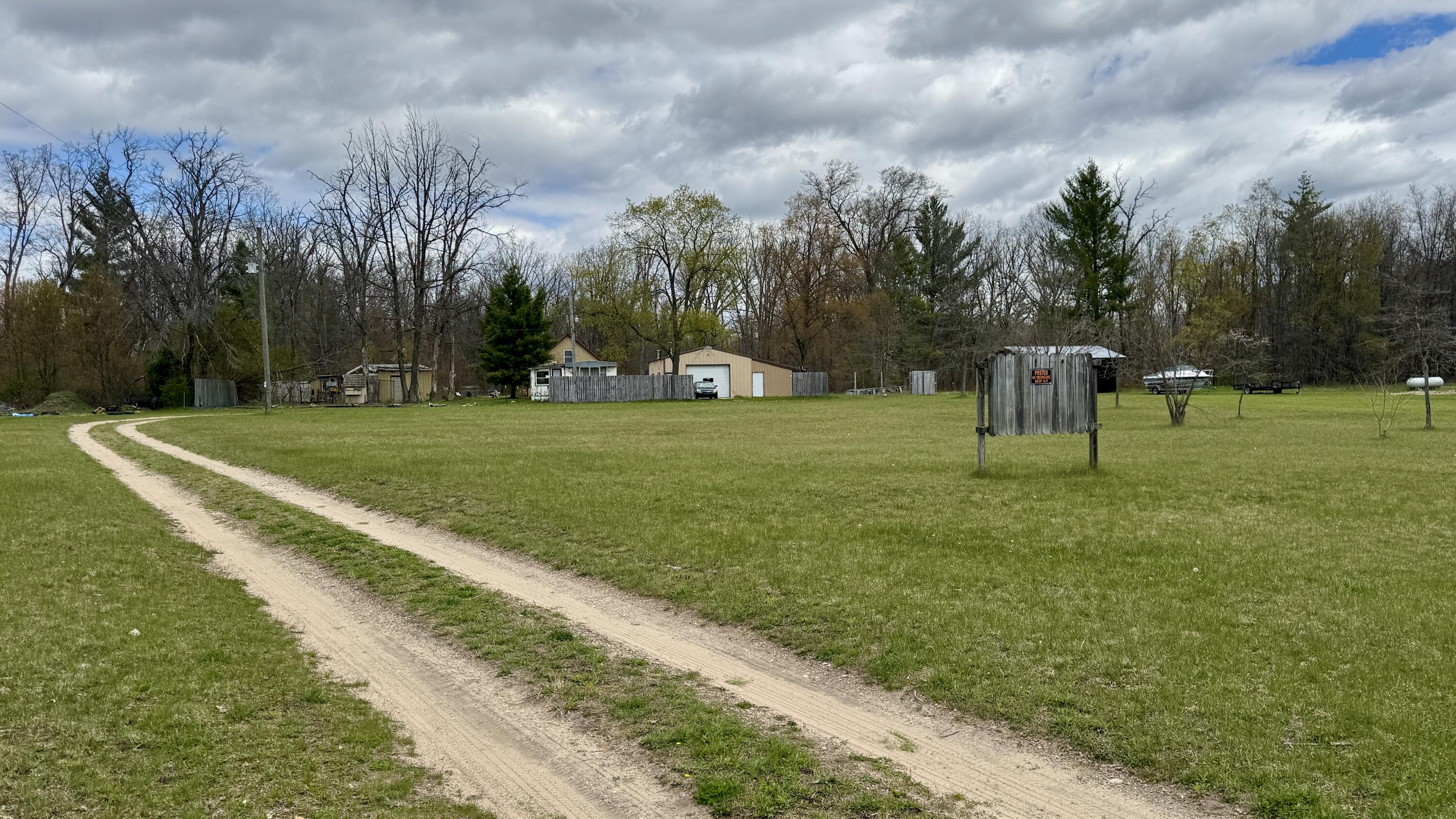 1496 17 Mile Road Property Photo 25