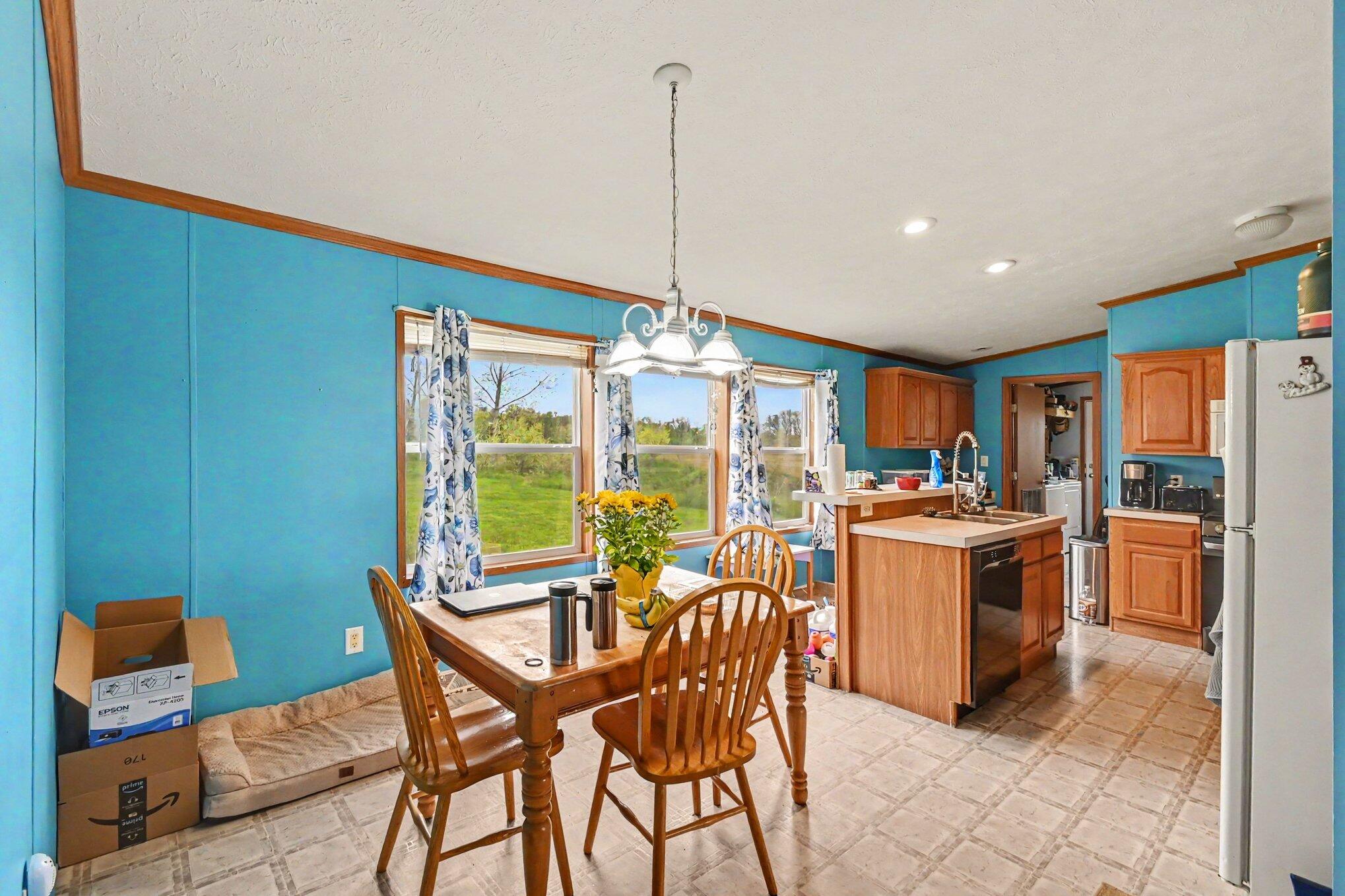 10952 Frost Road Property Photo 8