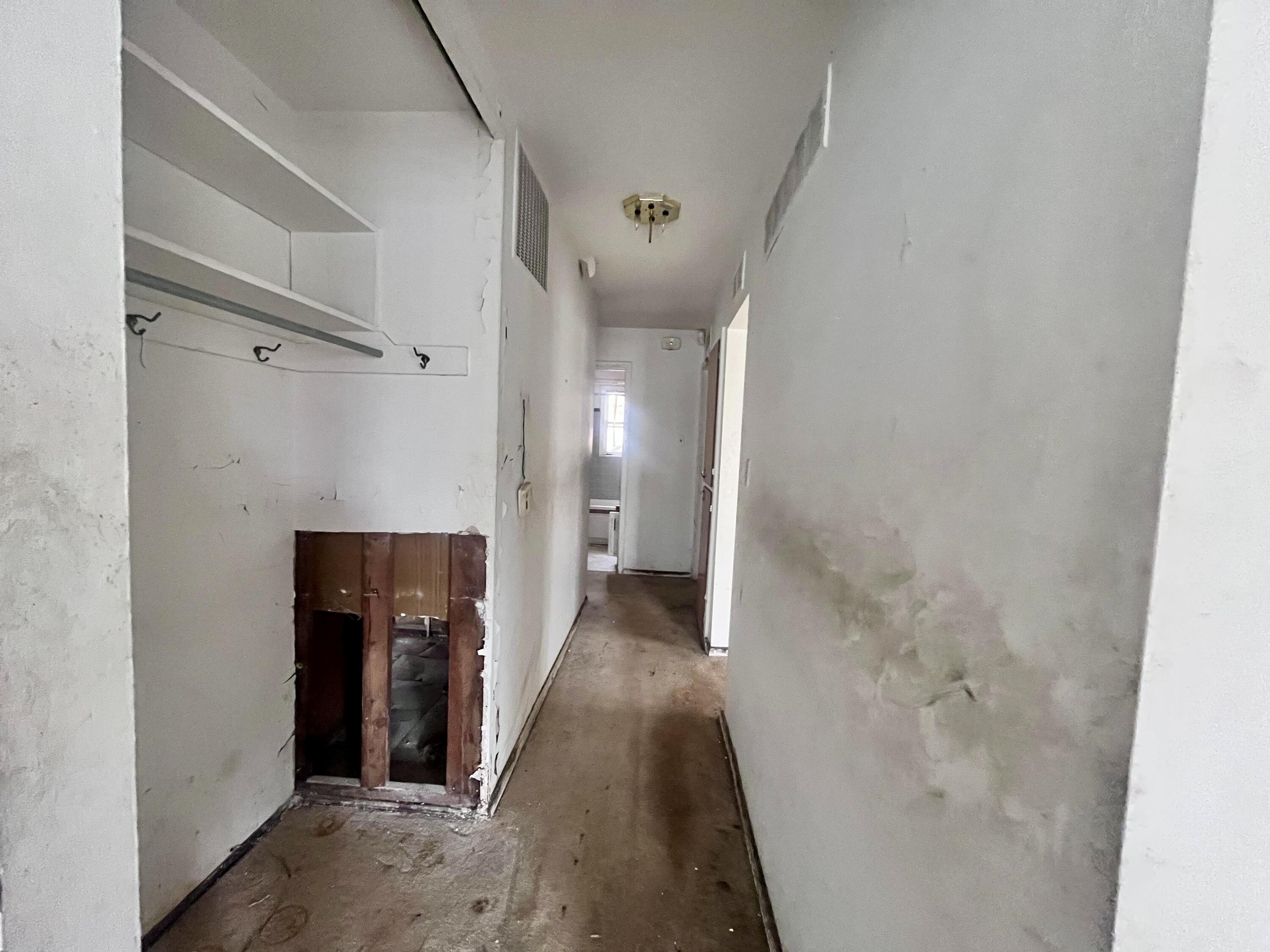 20043 Wyoming Avenue Property Photo 7