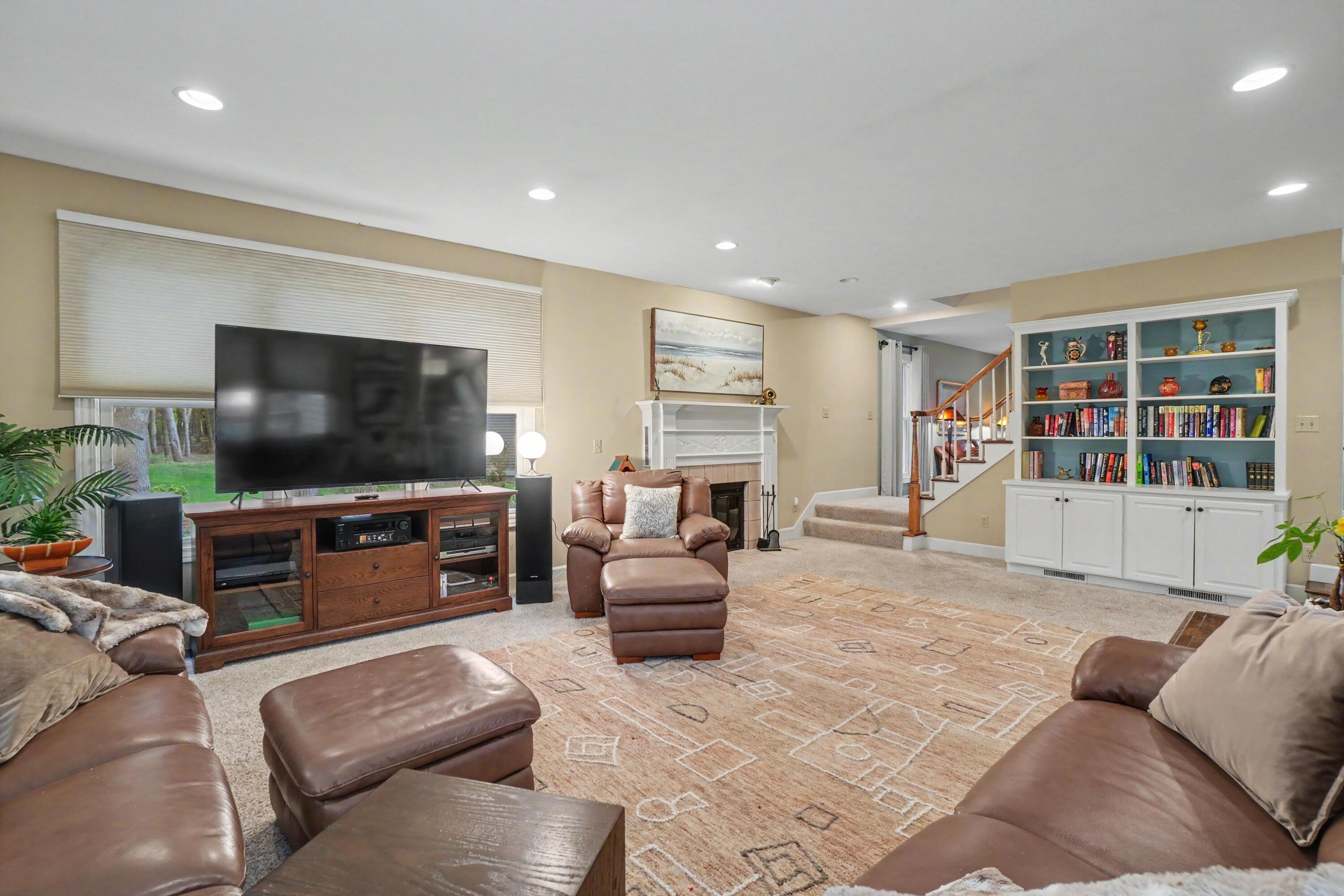 205 Woodlark Court Property Photo 6
