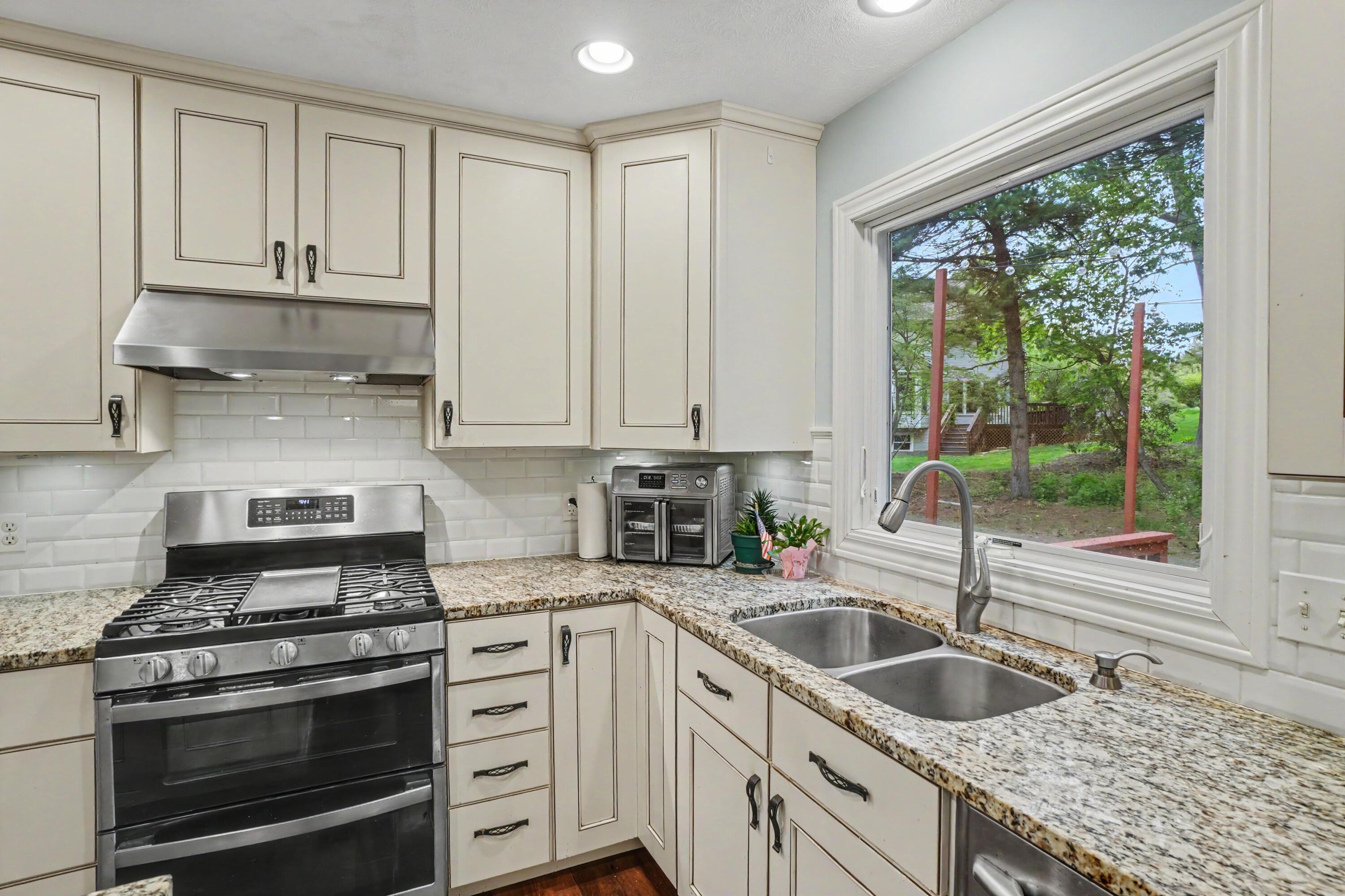 205 Woodlark Court Property Photo 11