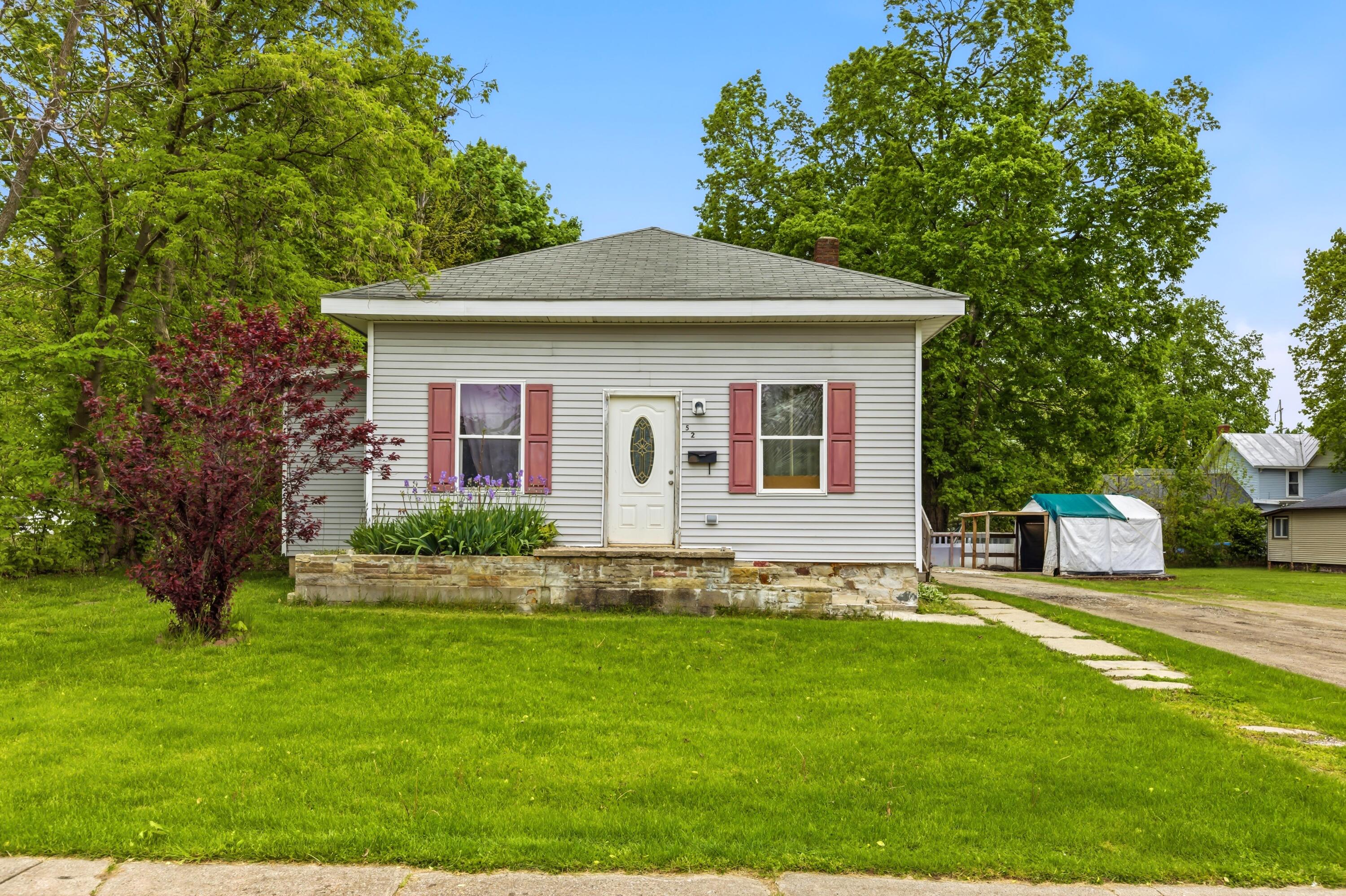 52 W Chicago Street Property Photo 1