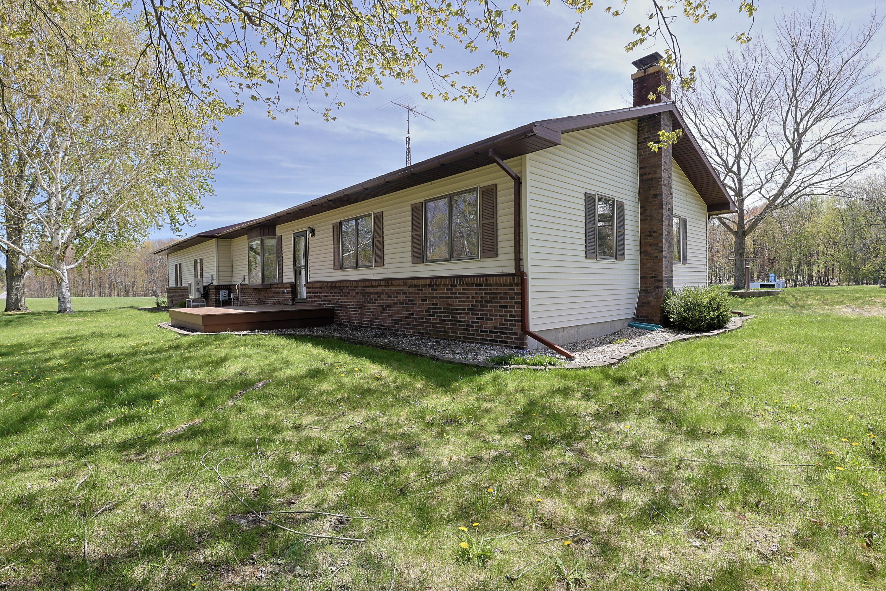 7480 E 5 Mile Road Property Photo 3