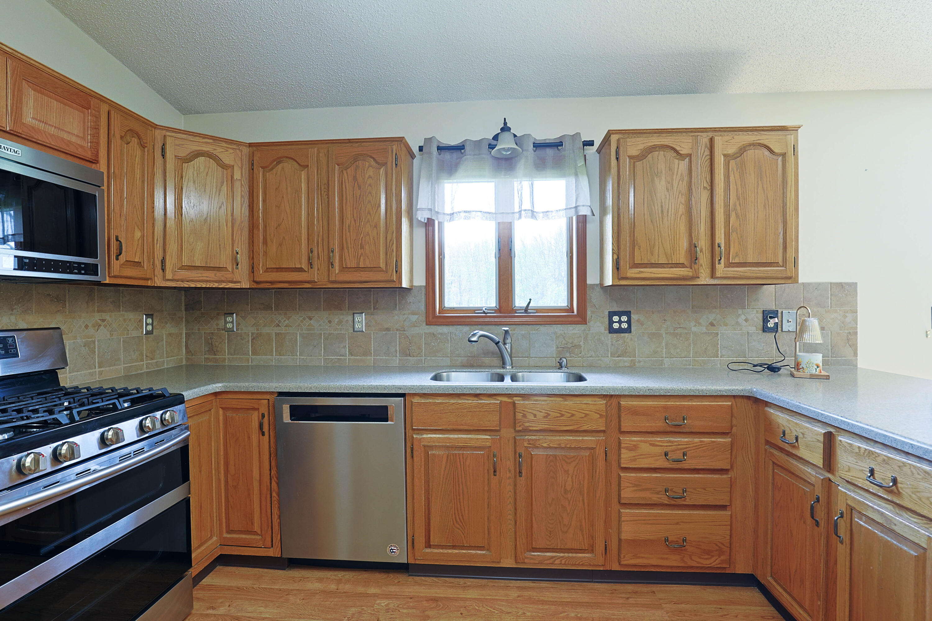 7480 E 5 Mile Road Property Photo 6