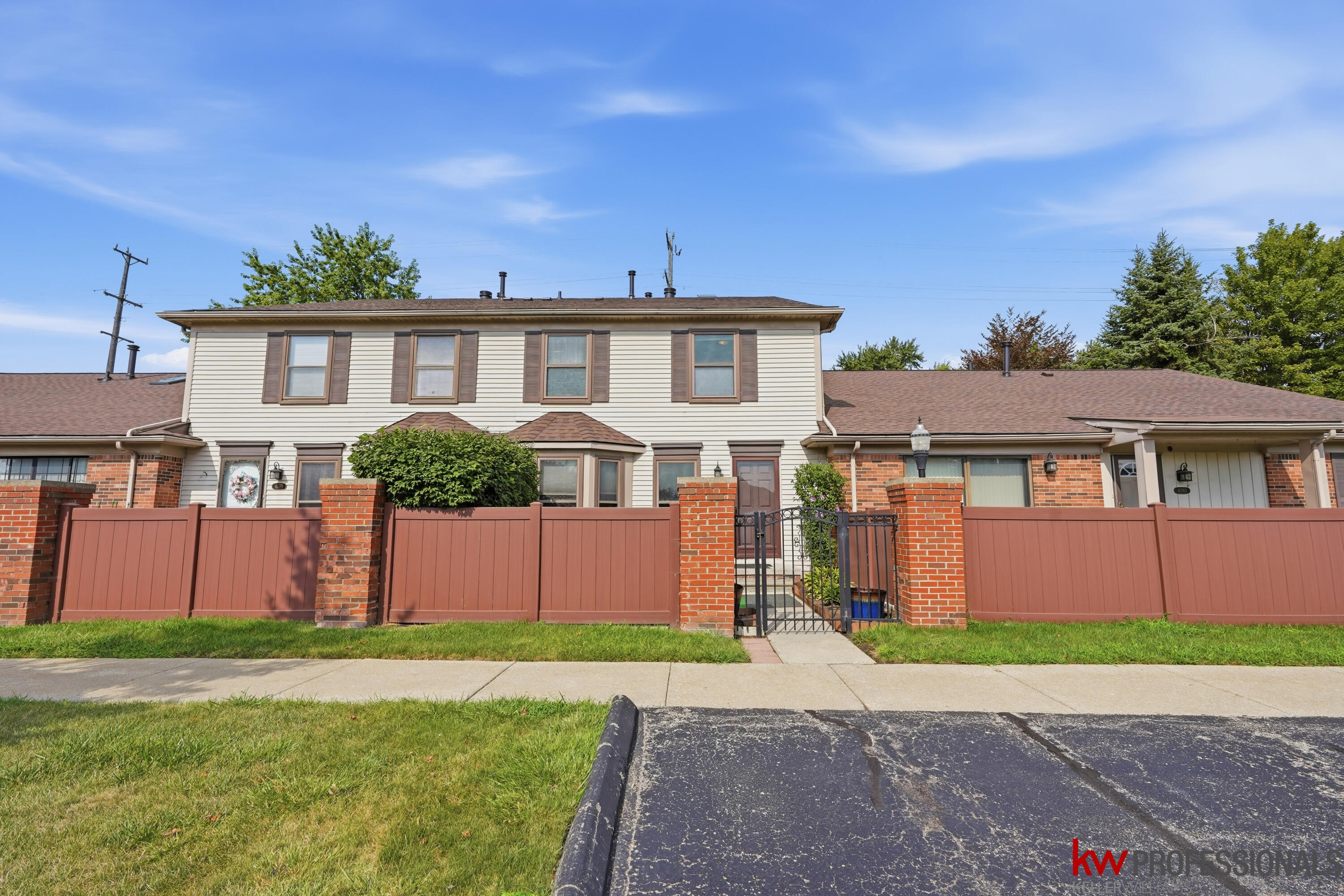 41379 Southwind Drive Property Photo 1