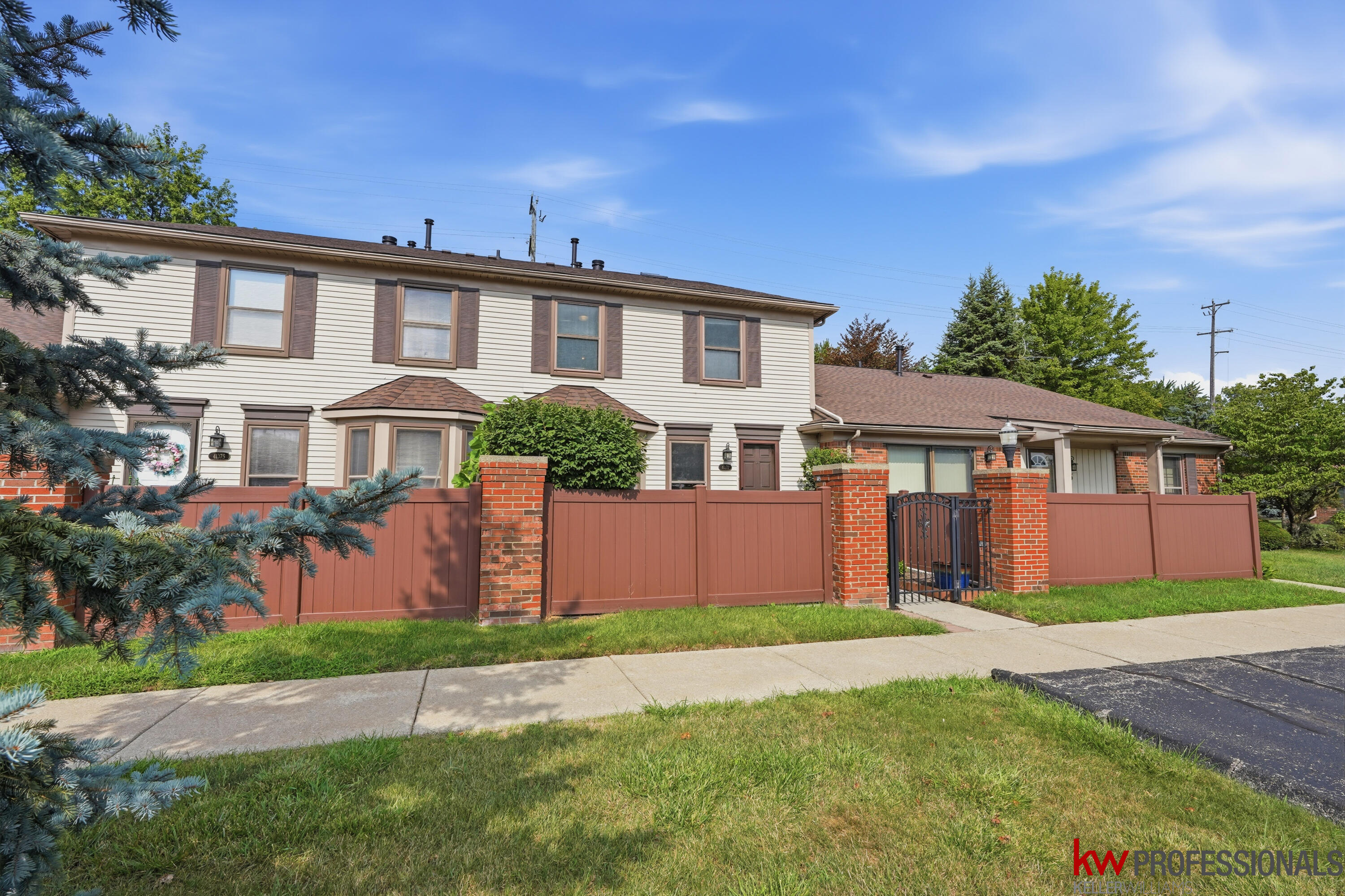 41379 Southwind Drive Property Photo 3