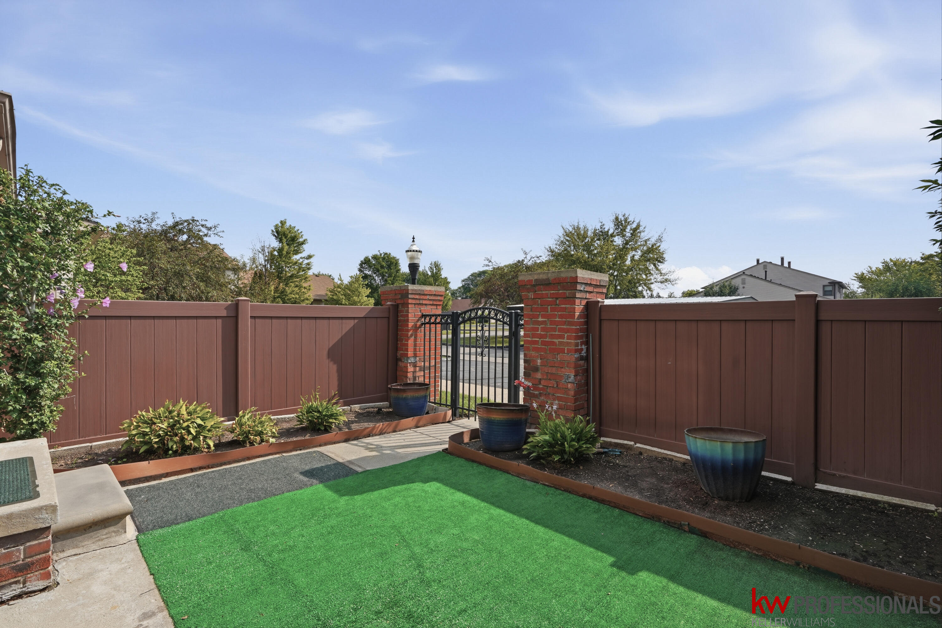 41379 Southwind Drive Property Photo 6