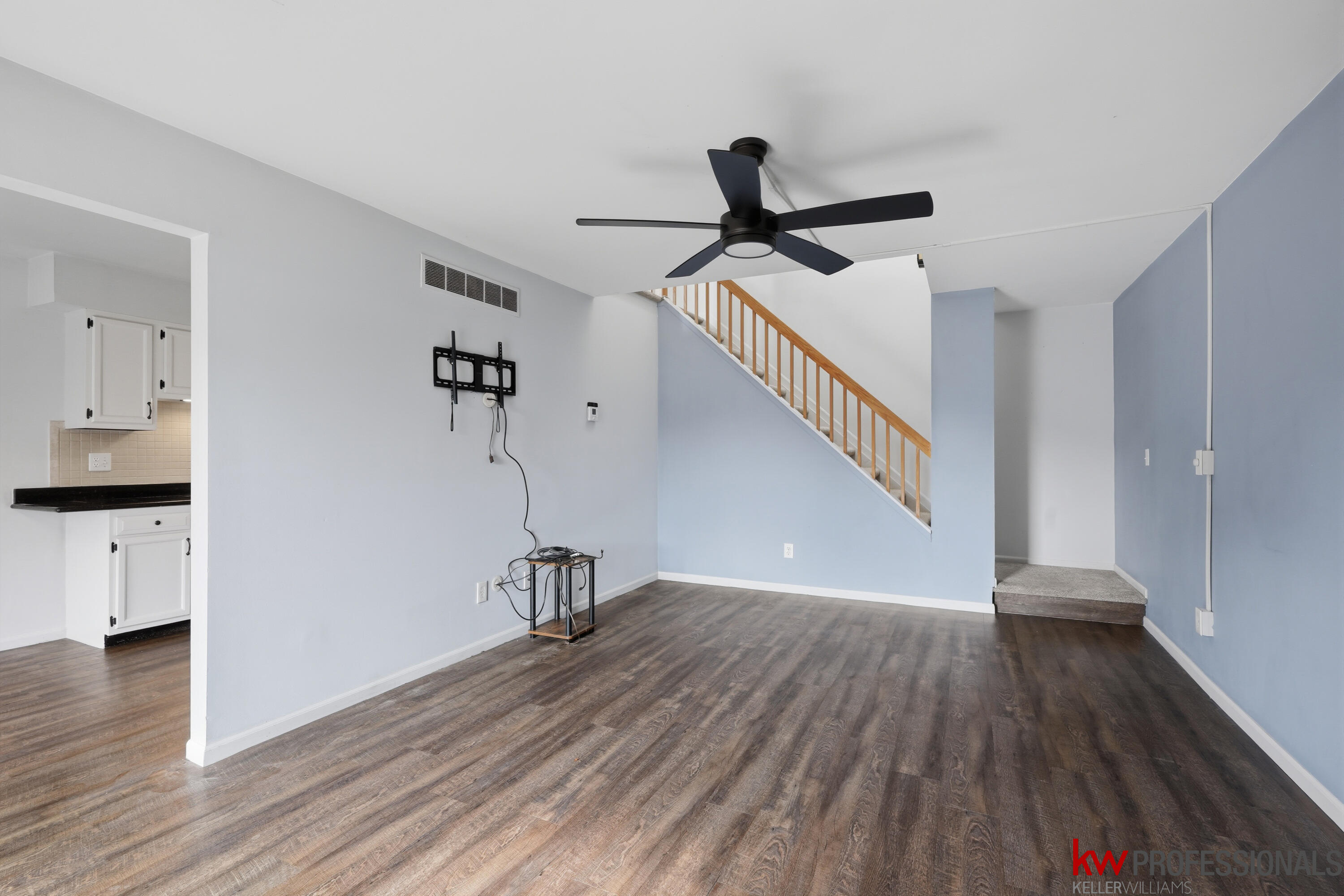 41379 Southwind Drive Property Photo 7