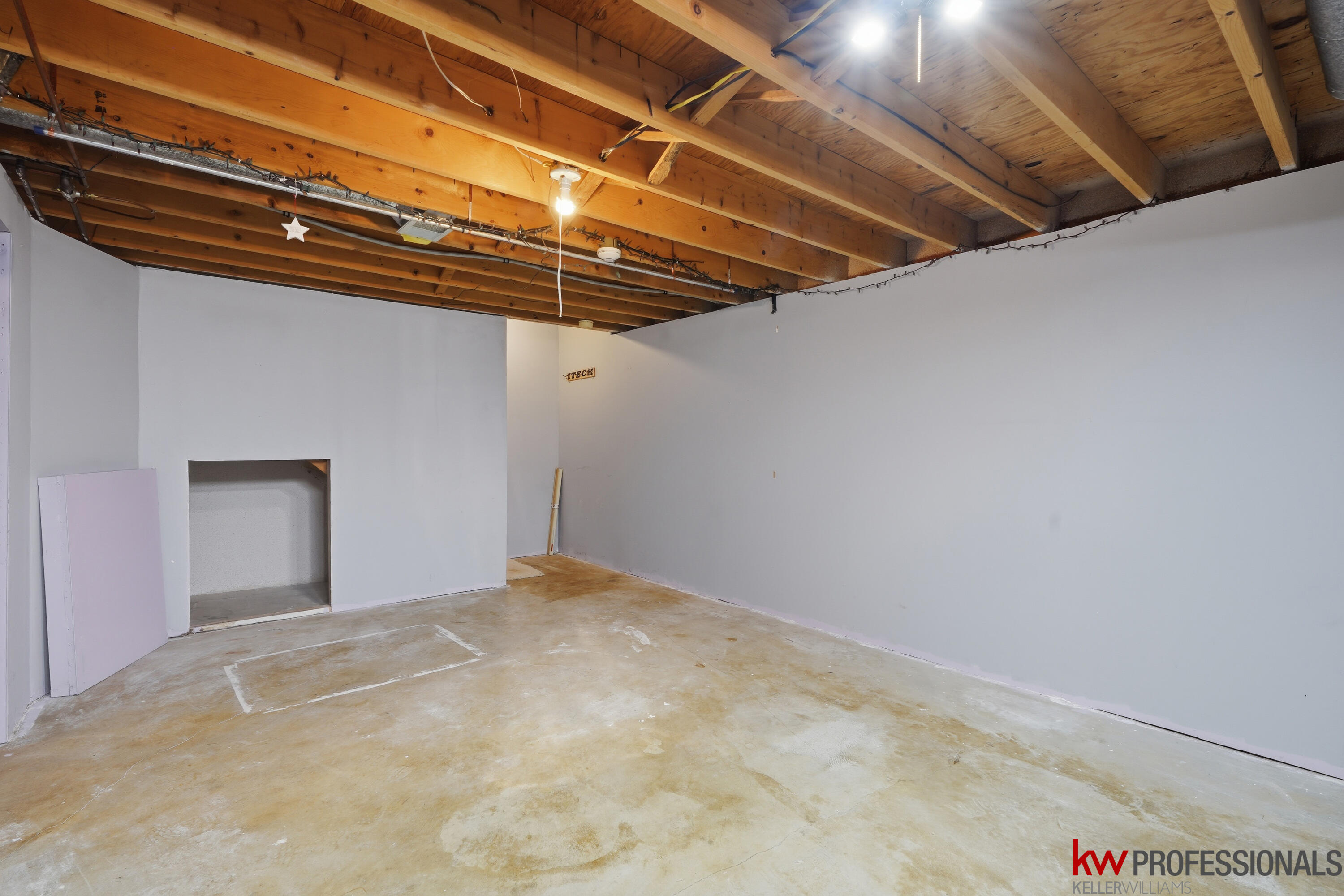 41379 Southwind Drive Property Photo 28