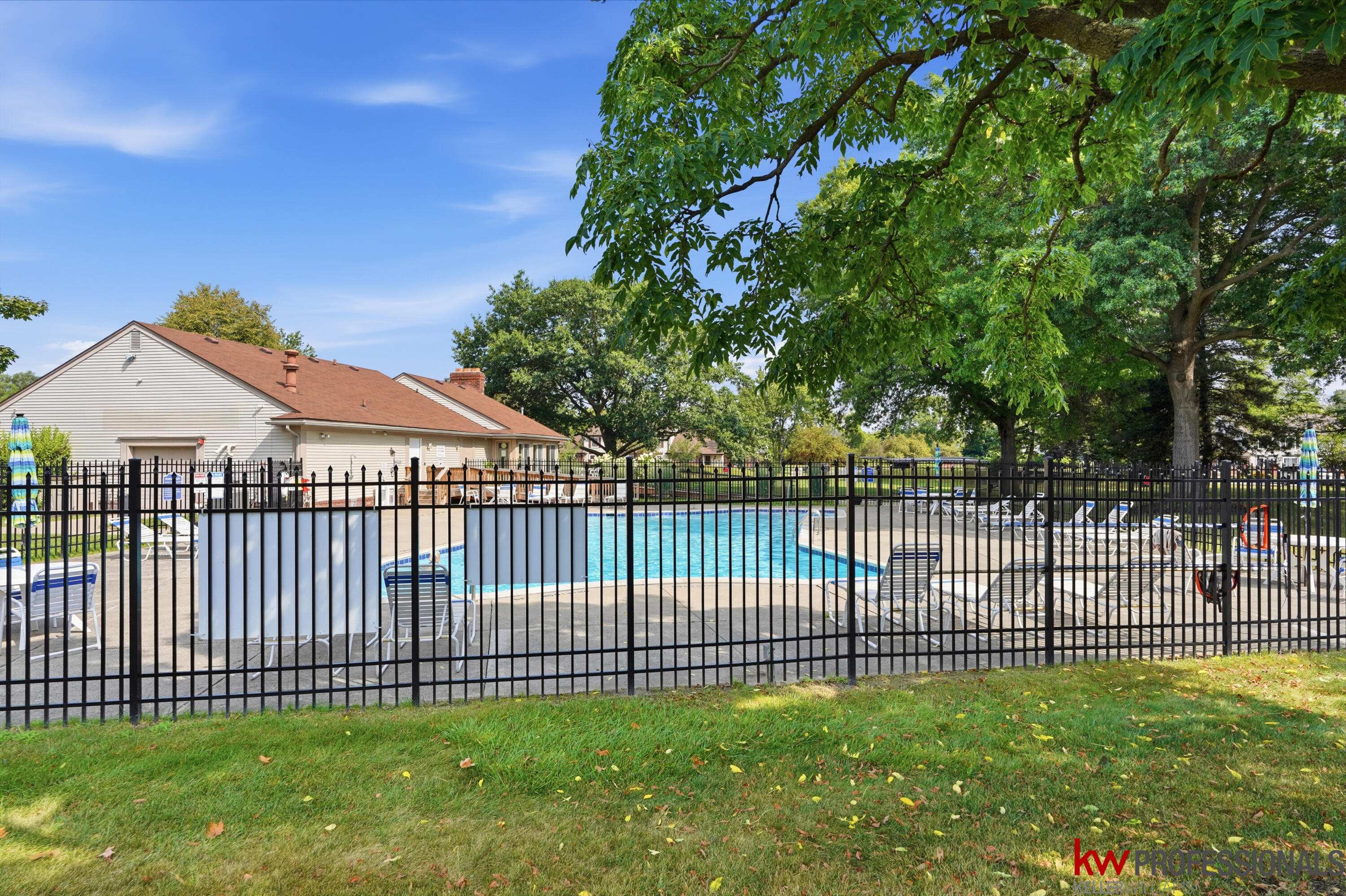 41379 Southwind Drive Property Photo 30