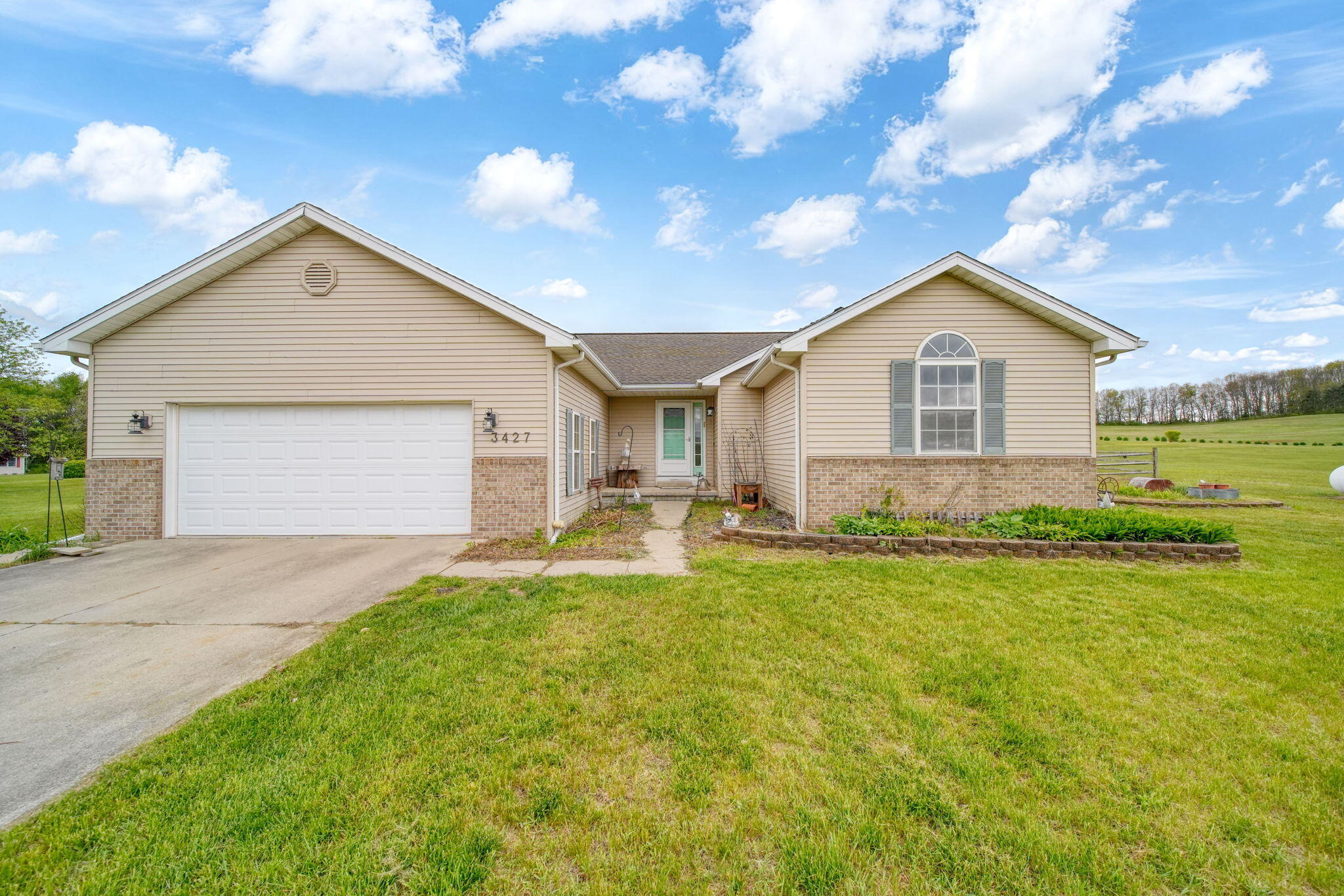 3427 Leeomi Drive Property Photo 1
