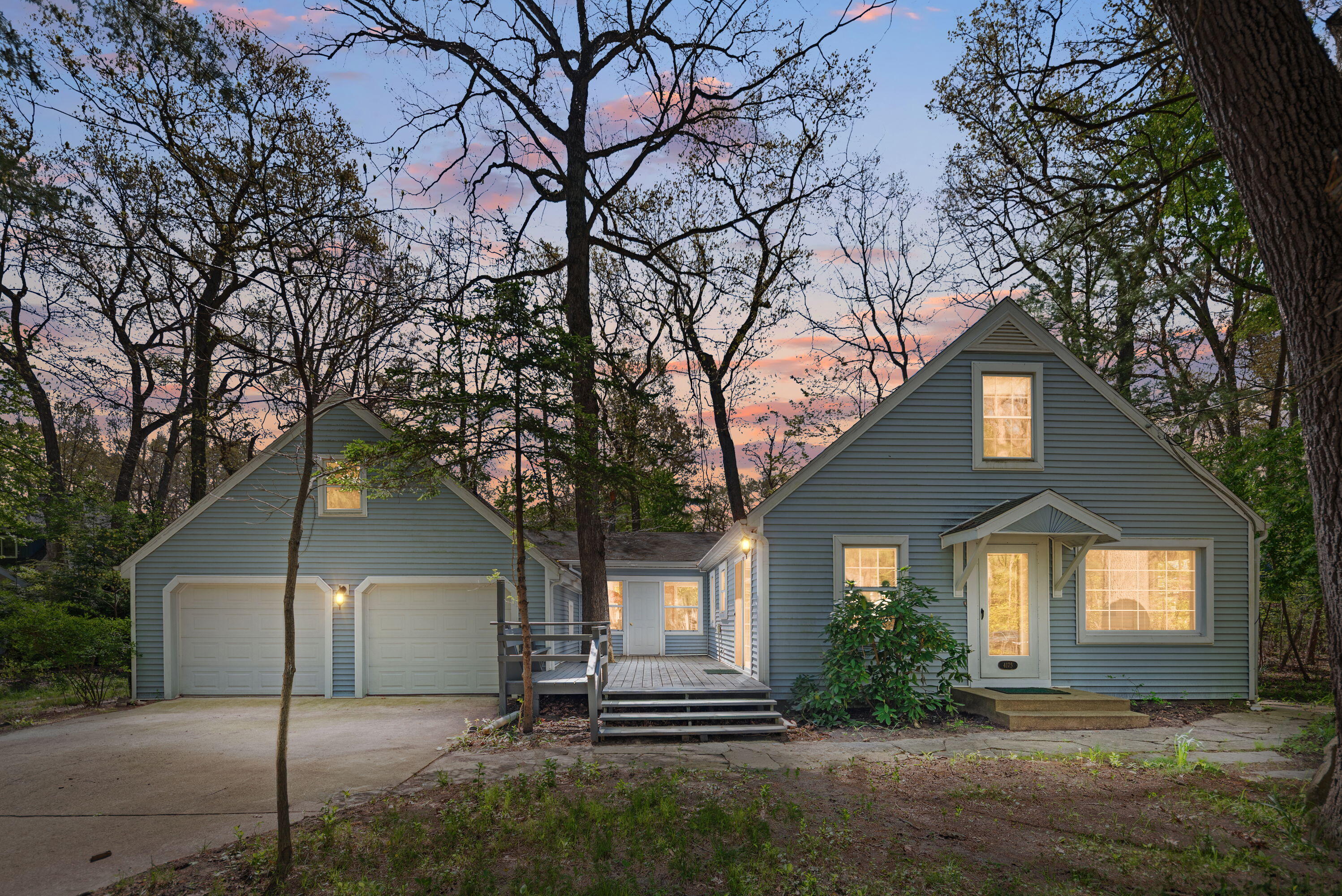 4175 Creek Drive Property Photo 3