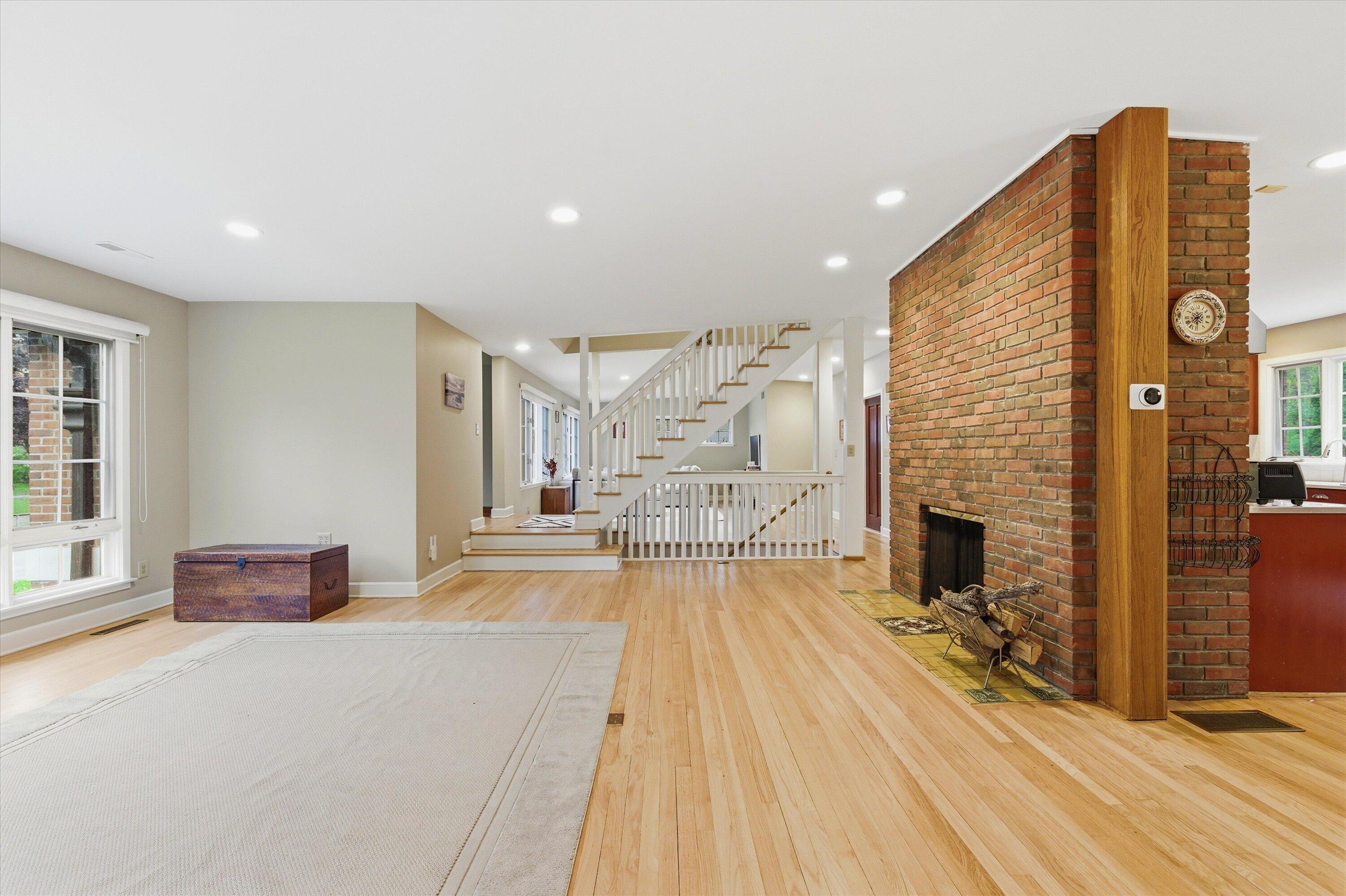 1041 Heather Way Property Photo 13