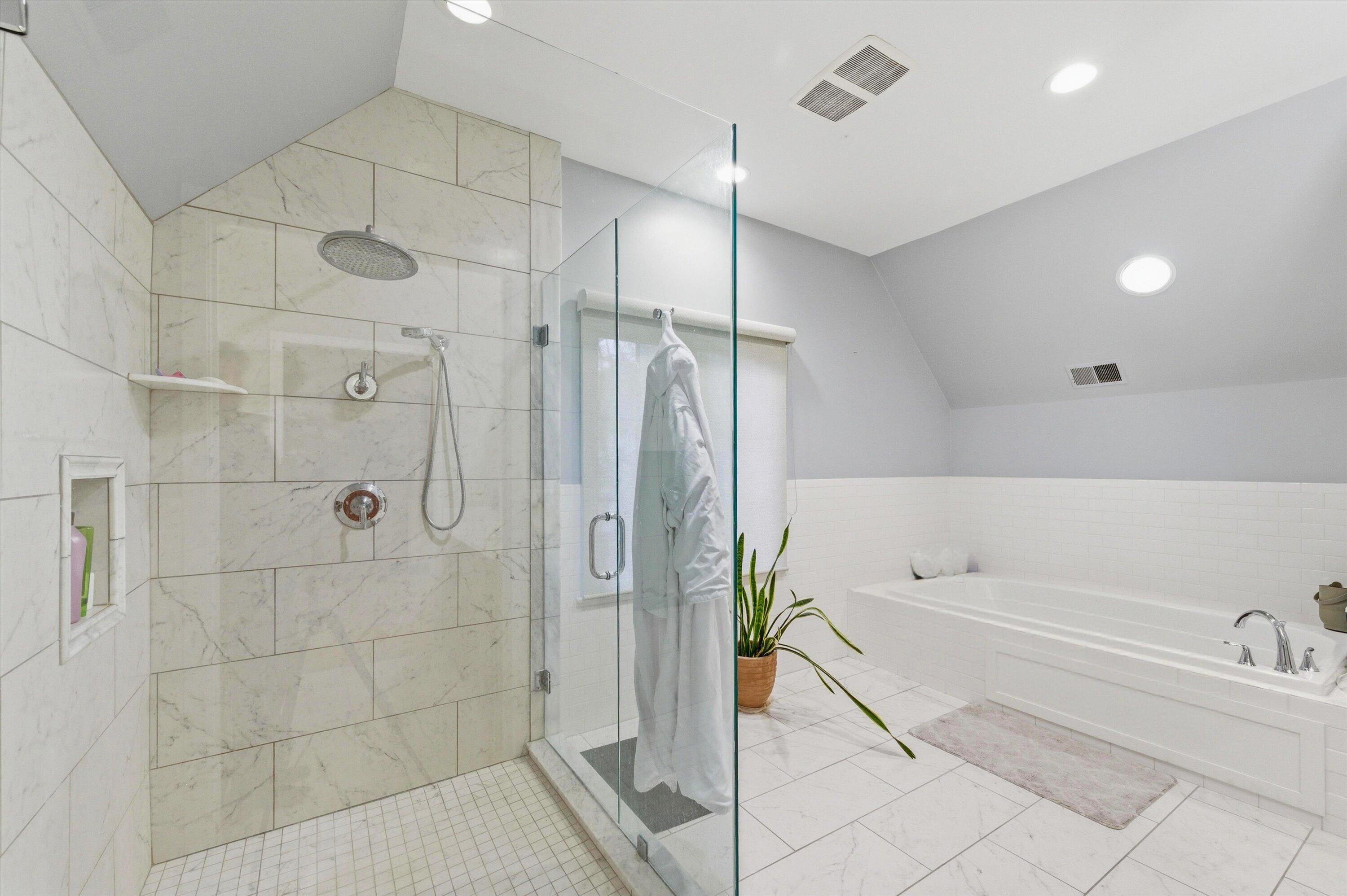 1041 Heather Way Property Photo 33